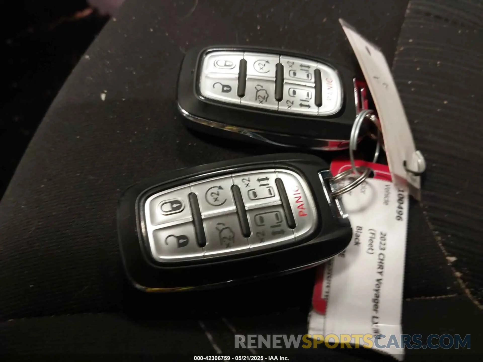 11 Фотография поврежденного автомобиля 2C4RC1CG1PR548330 CHRYSLER VOYAGER 2023