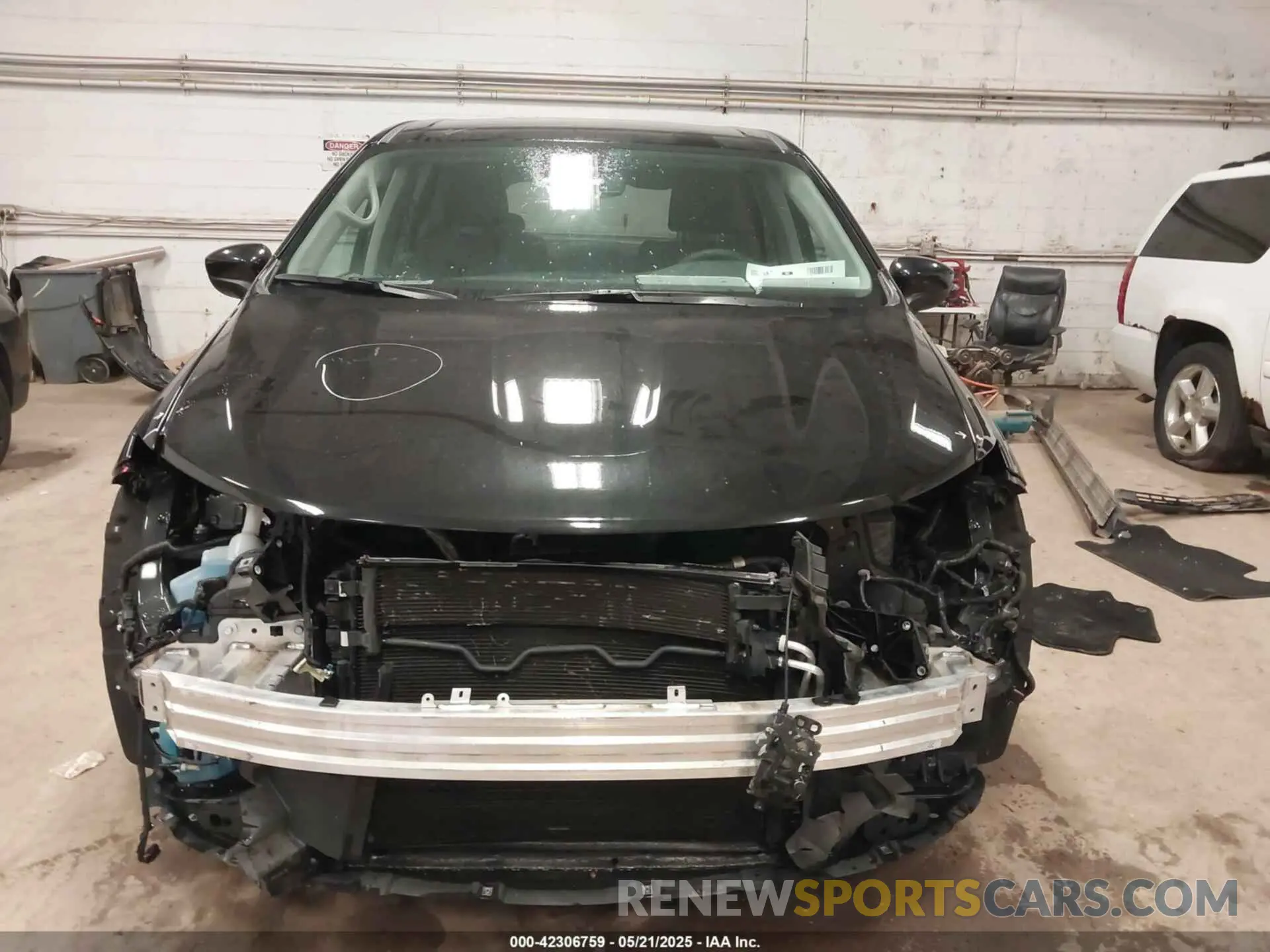 13 Фотография поврежденного автомобиля 2C4RC1CG1PR548330 CHRYSLER VOYAGER 2023