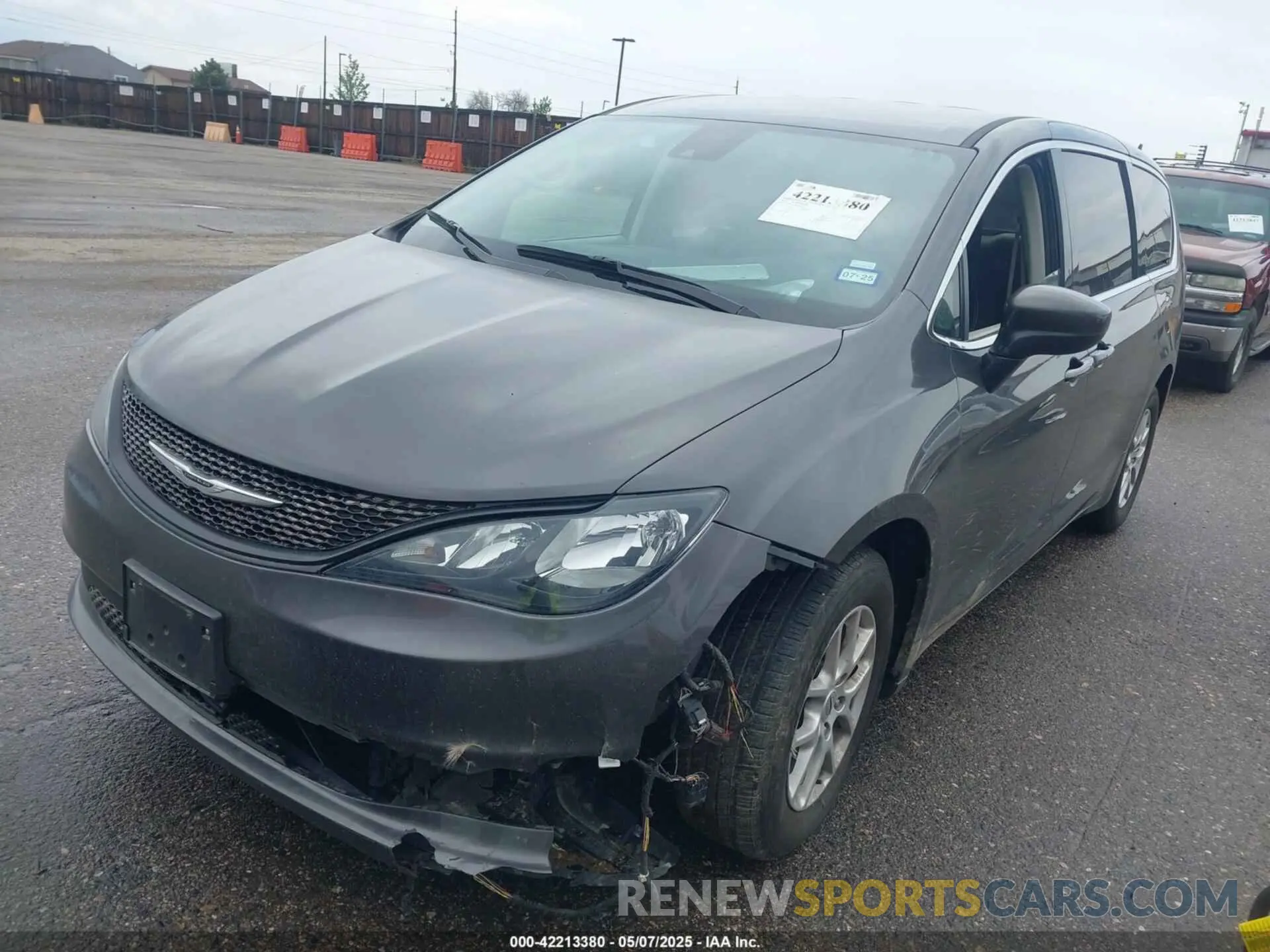 2 Фотография поврежденного автомобиля 2C4RC1CG1PR610616 CHRYSLER VOYAGER 2023