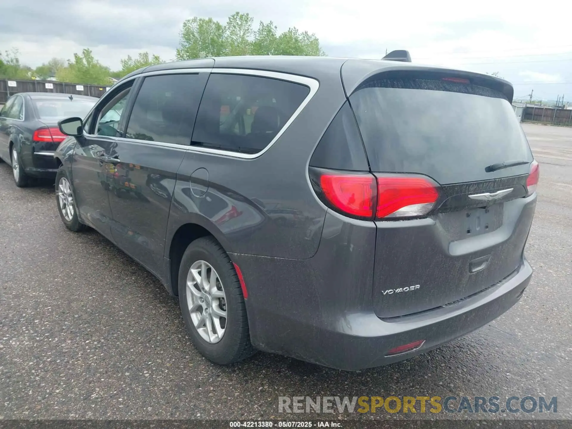 3 Фотография поврежденного автомобиля 2C4RC1CG1PR610616 CHRYSLER VOYAGER 2023