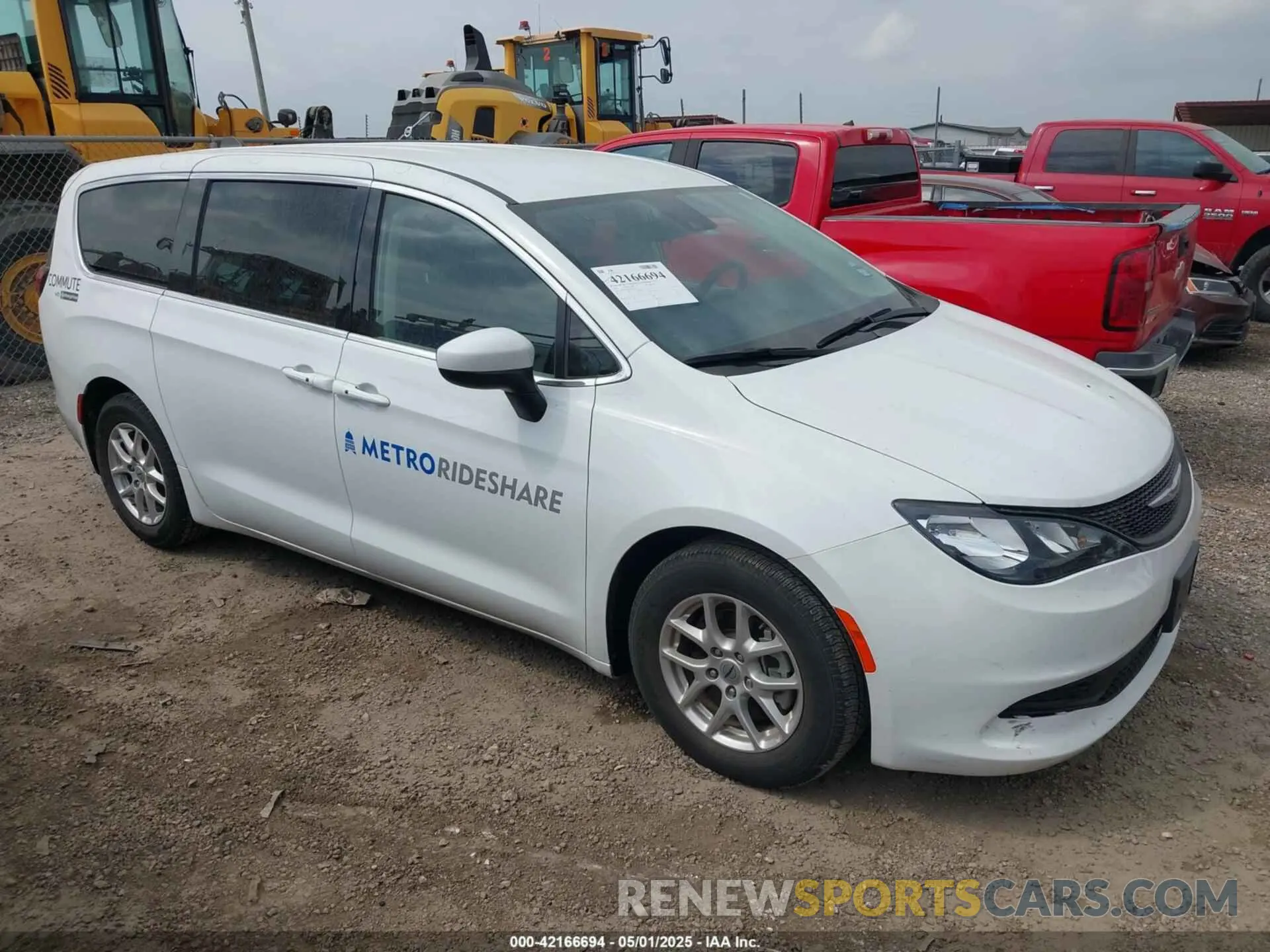 1 Фотография поврежденного автомобиля 2C4RC1CG3PR525793 CHRYSLER VOYAGER 2023