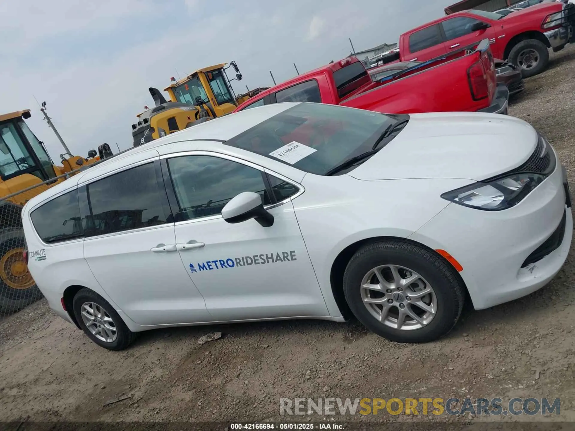 13 Фотография поврежденного автомобиля 2C4RC1CG3PR525793 CHRYSLER VOYAGER 2023