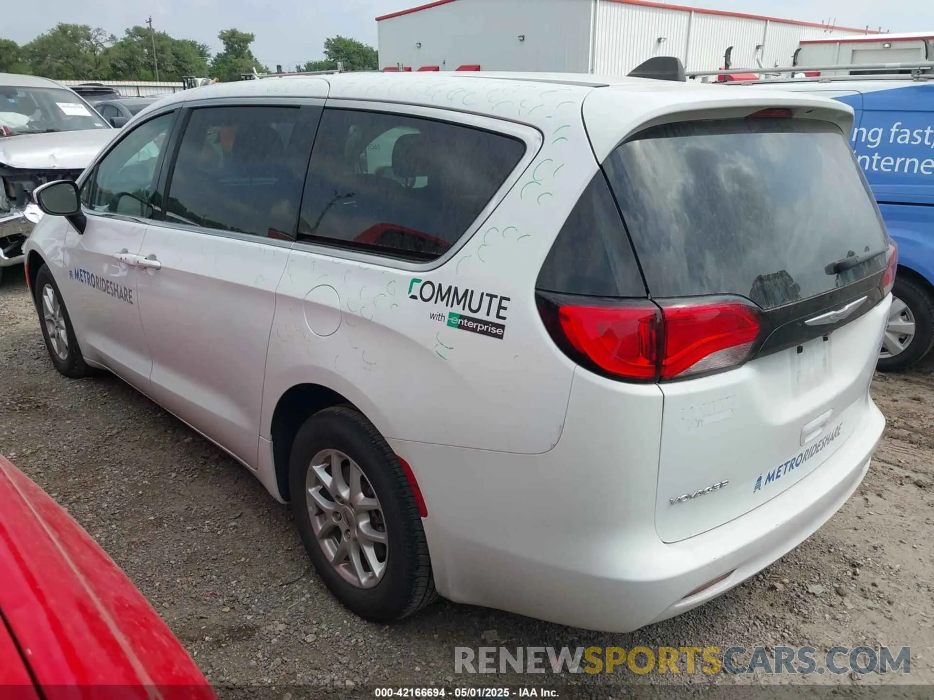 3 Фотография поврежденного автомобиля 2C4RC1CG3PR525793 CHRYSLER VOYAGER 2023