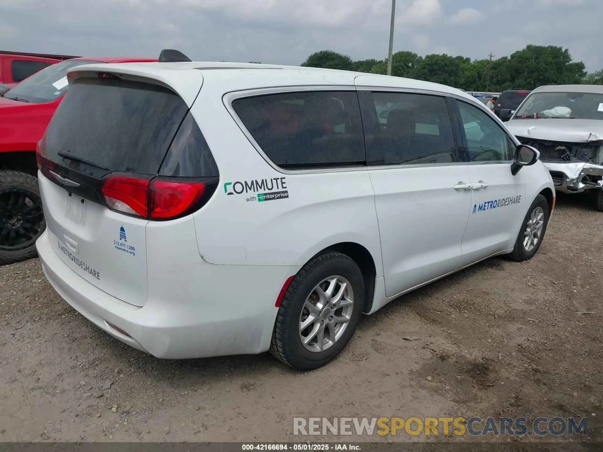 4 Фотография поврежденного автомобиля 2C4RC1CG3PR525793 CHRYSLER VOYAGER 2023