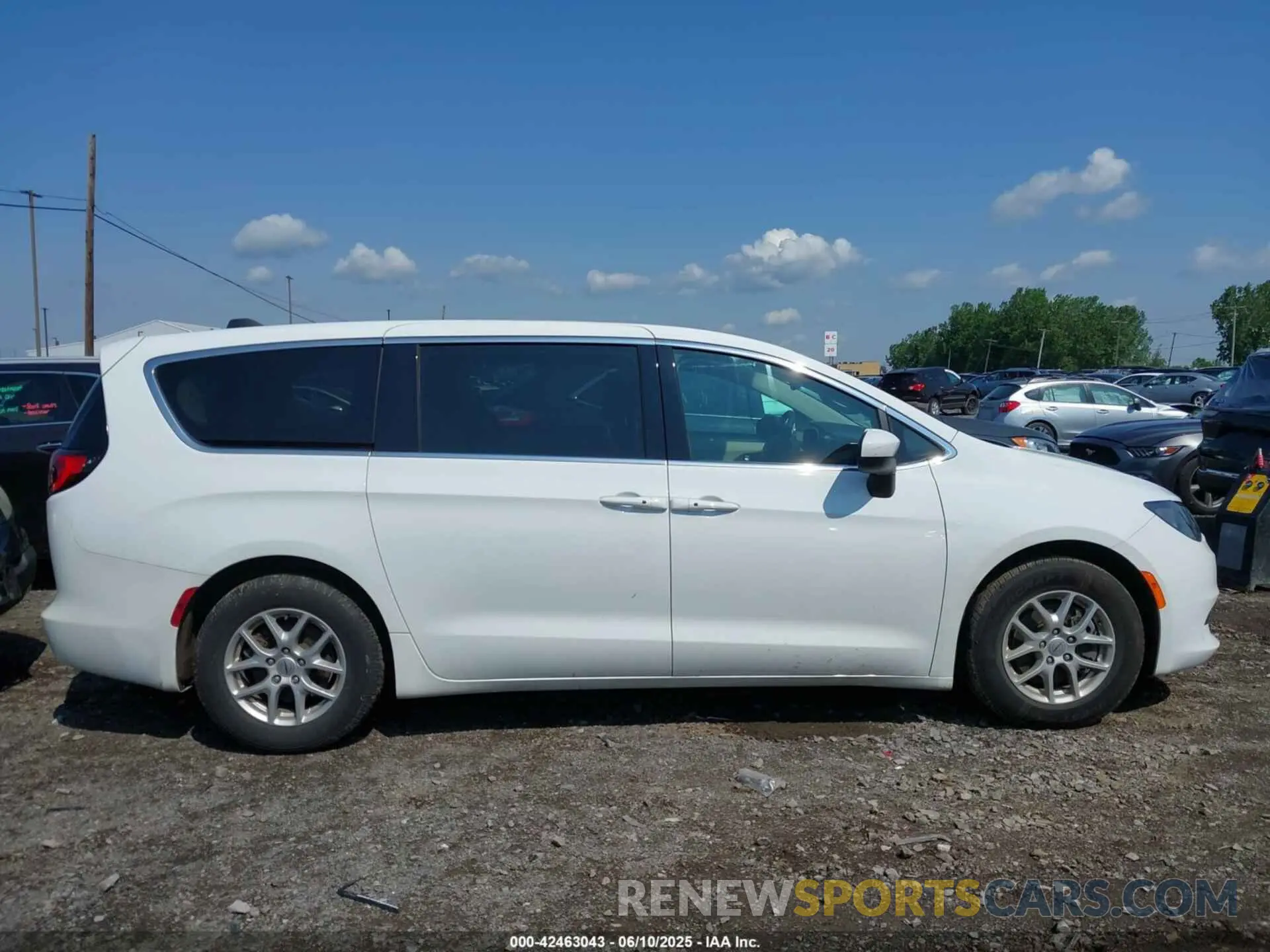 13 Photograph of a damaged car 2C4RC1CG4PR568331 CHRYSLER VOYAGER 2023