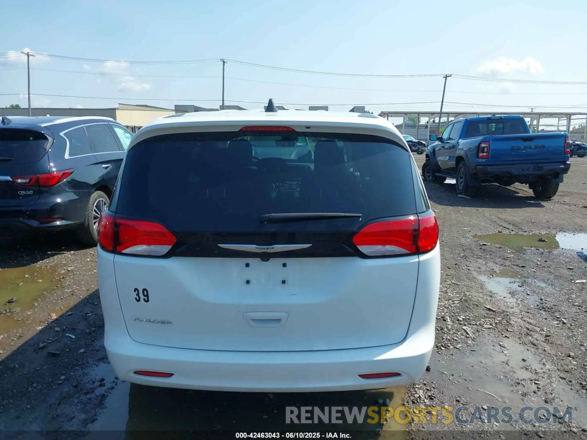 16 Photograph of a damaged car 2C4RC1CG4PR568331 CHRYSLER VOYAGER 2023