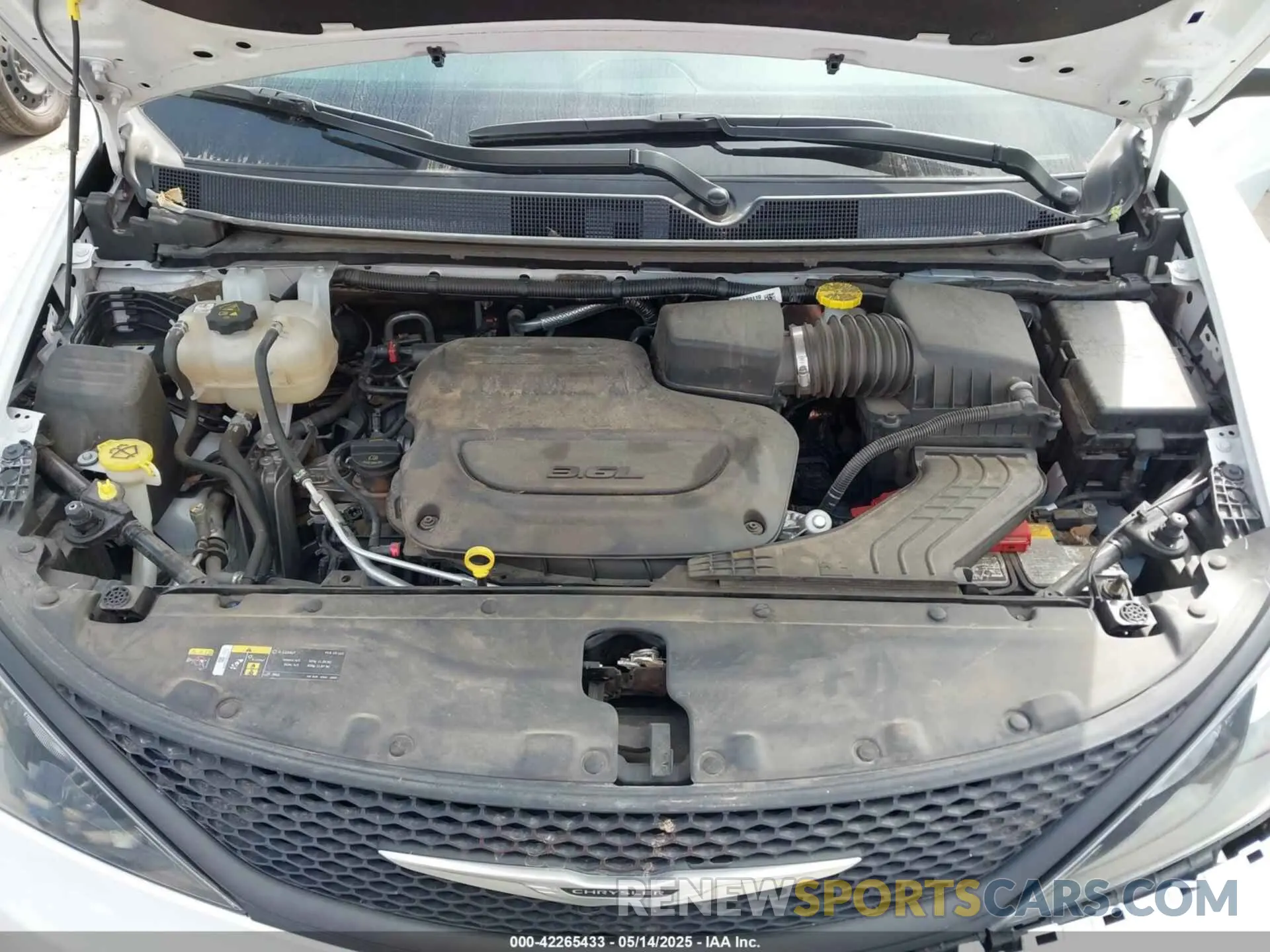 10 Фотография поврежденного автомобиля 2C4RC1CG5PR613387 CHRYSLER VOYAGER 2023