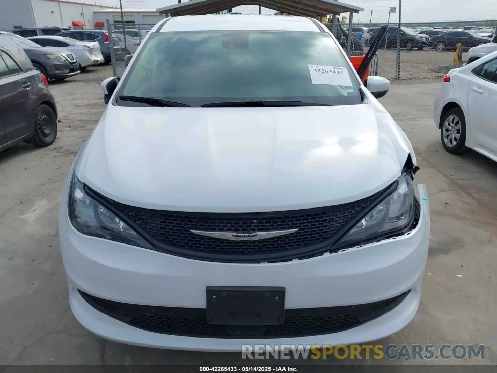 12 Фотография поврежденного автомобиля 2C4RC1CG5PR613387 CHRYSLER VOYAGER 2023