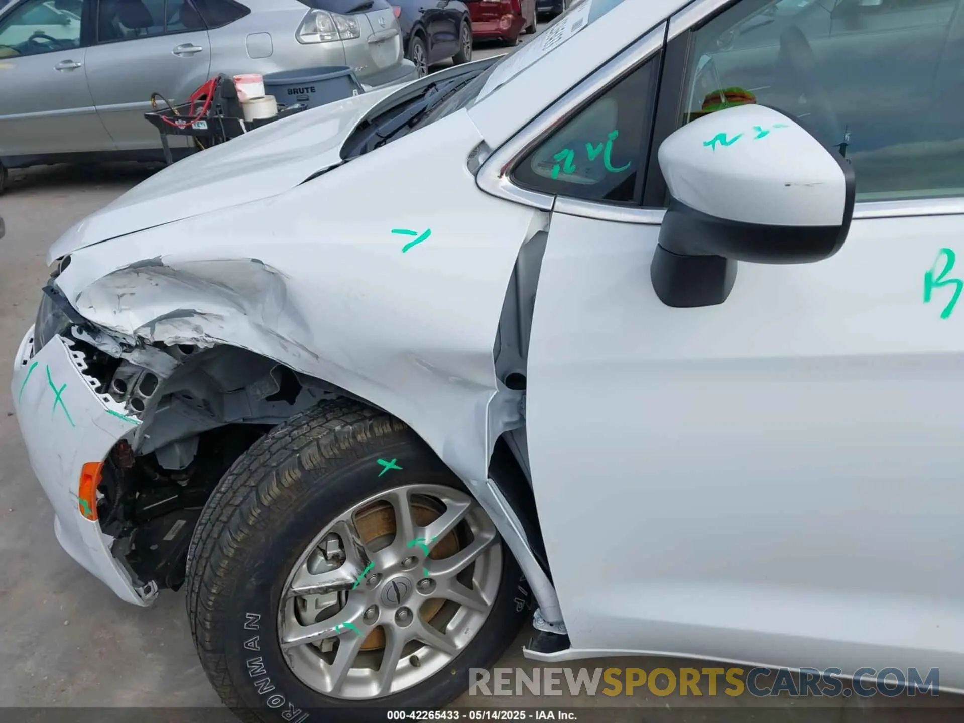 18 Фотография поврежденного автомобиля 2C4RC1CG5PR613387 CHRYSLER VOYAGER 2023