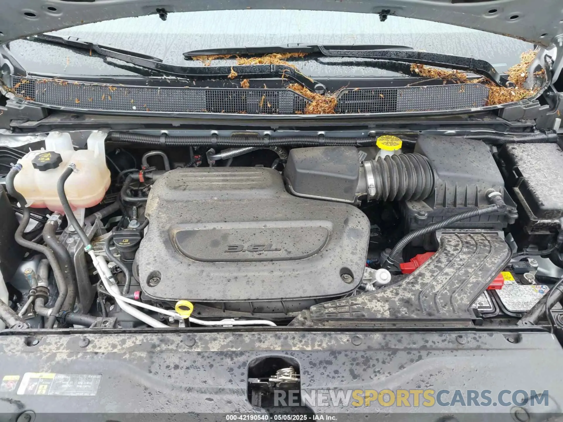 10 Фотография поврежденного автомобиля 2C4RC1CG6PR616945 CHRYSLER VOYAGER 2023
