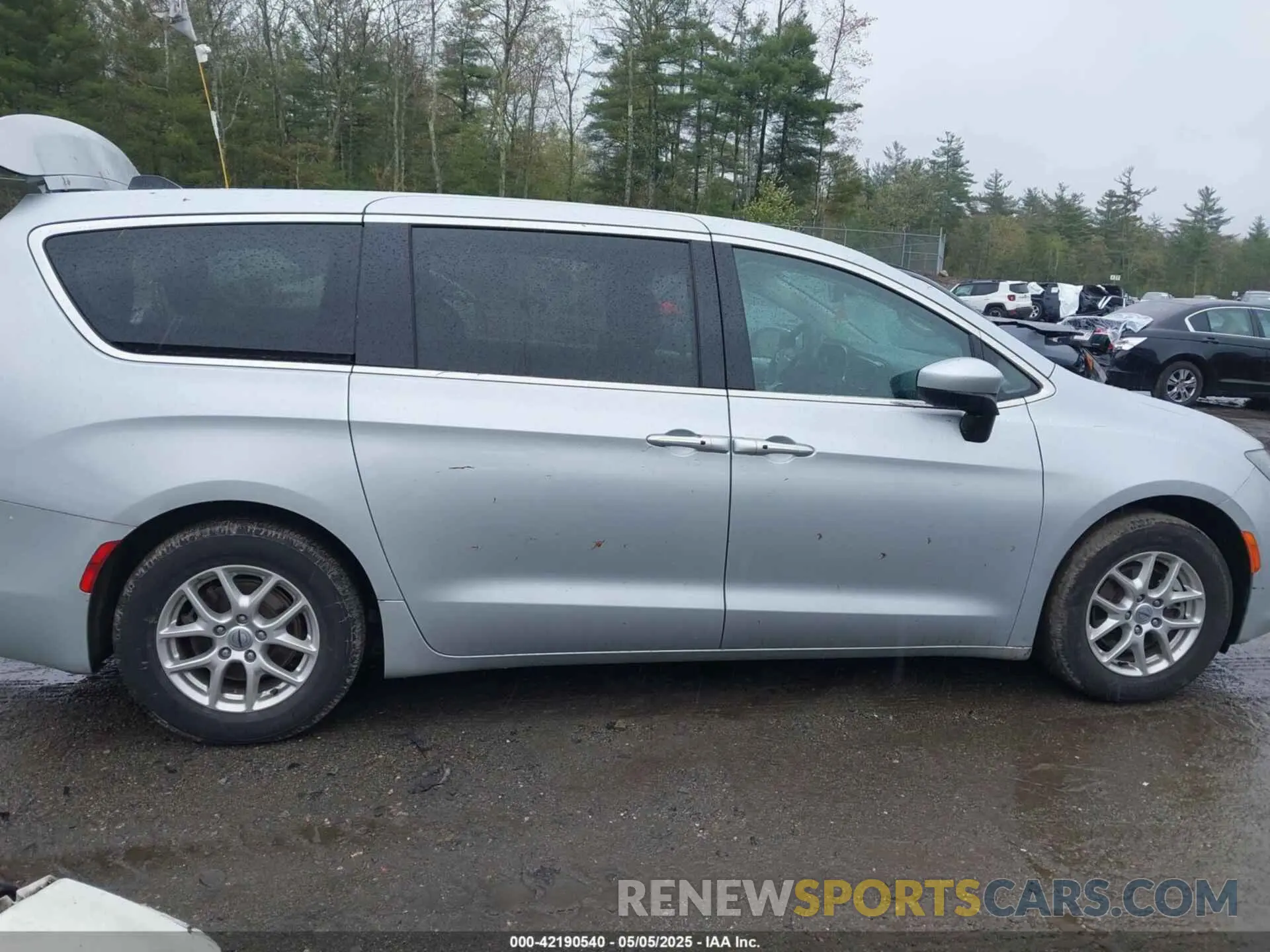 13 Фотография поврежденного автомобиля 2C4RC1CG6PR616945 CHRYSLER VOYAGER 2023