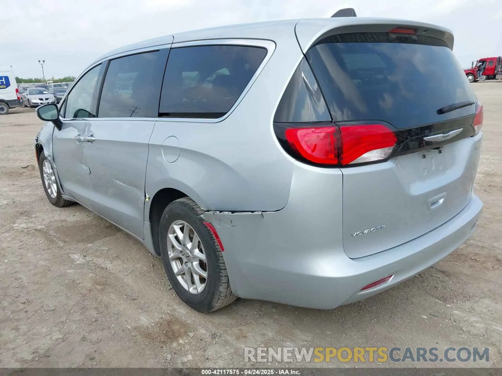 3 Фотография поврежденного автомобиля 2C4RC1CG7PR549935 CHRYSLER VOYAGER 2023