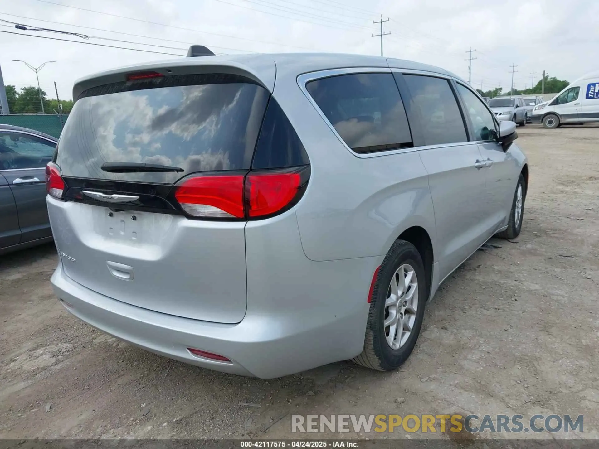 4 Фотография поврежденного автомобиля 2C4RC1CG7PR549935 CHRYSLER VOYAGER 2023