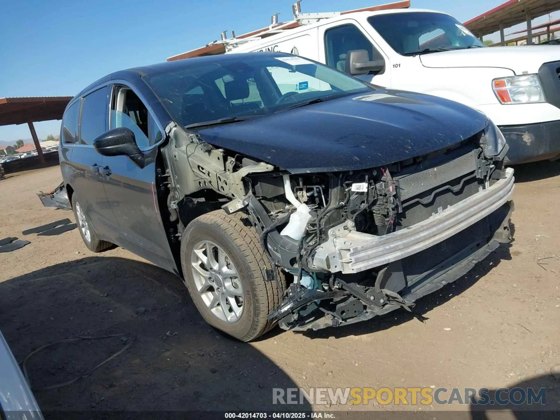 1 Фотография поврежденного автомобиля 2C4RC1CG8PR516166 CHRYSLER VOYAGER 2023