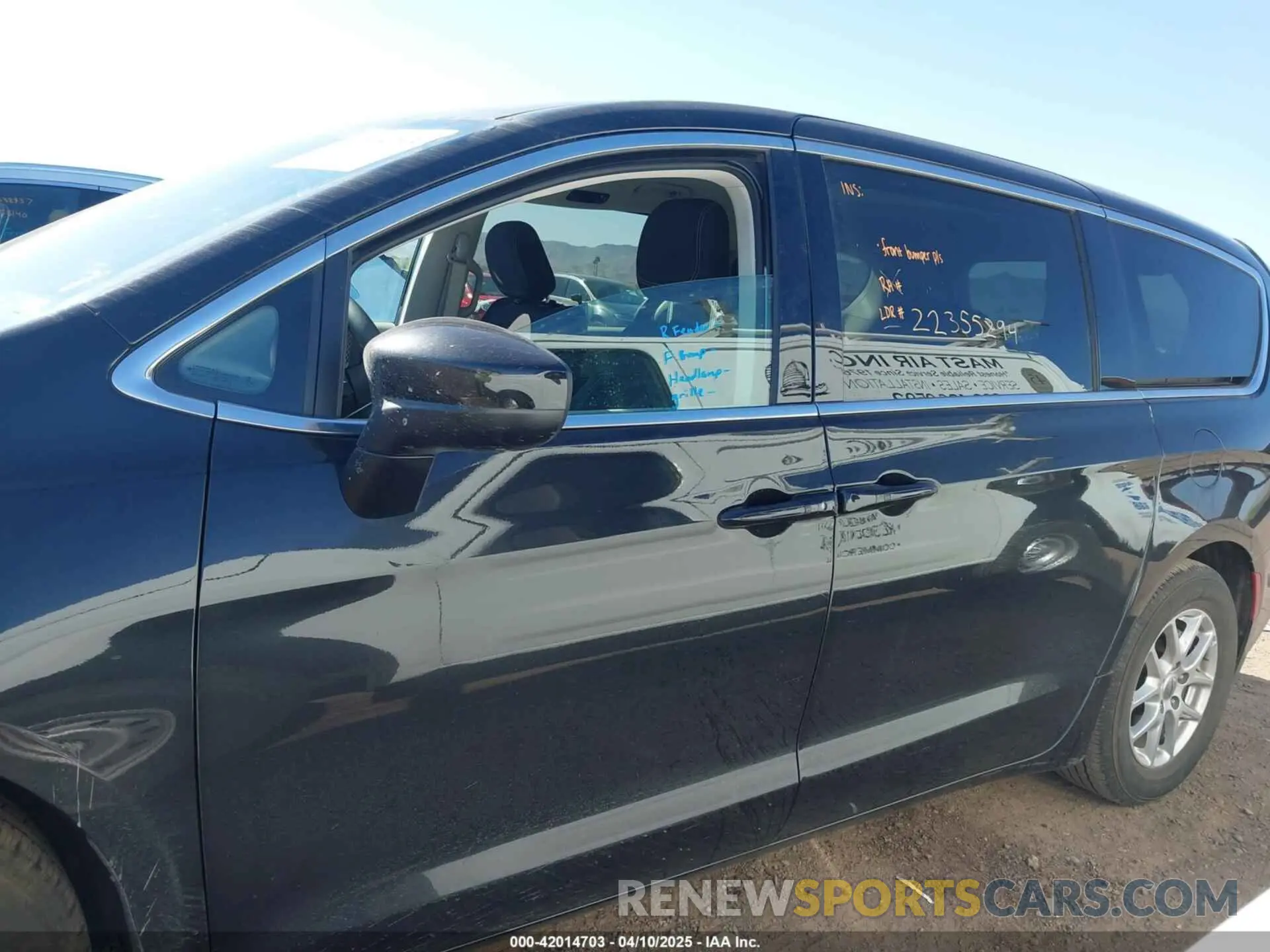 15 Фотография поврежденного автомобиля 2C4RC1CG8PR516166 CHRYSLER VOYAGER 2023