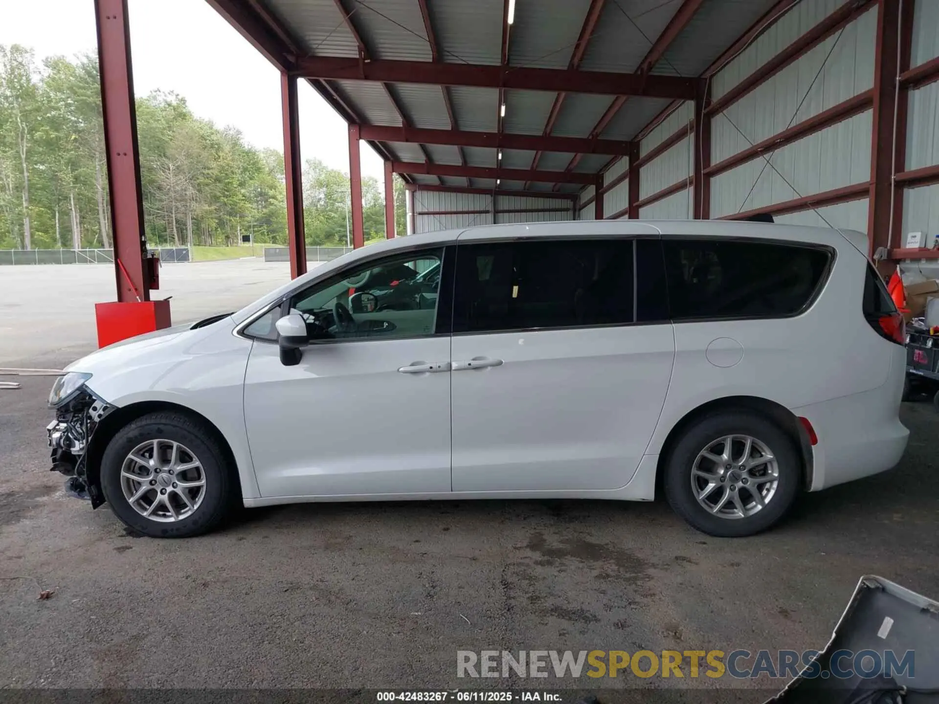 15 Photograph of a damaged car 2C4RC1CG8PR535557 CHRYSLER VOYAGER 2023