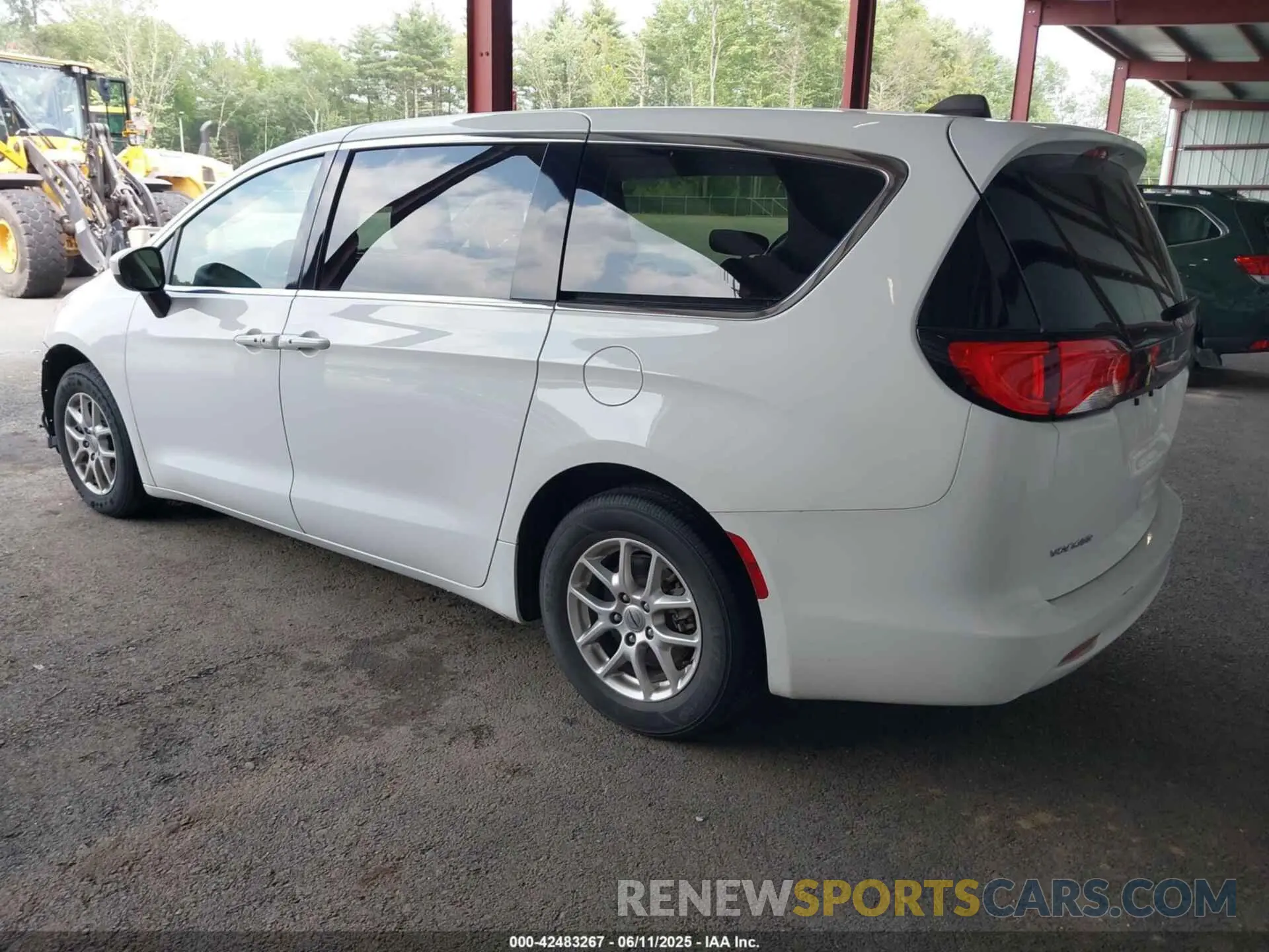 3 Photograph of a damaged car 2C4RC1CG8PR535557 CHRYSLER VOYAGER 2023