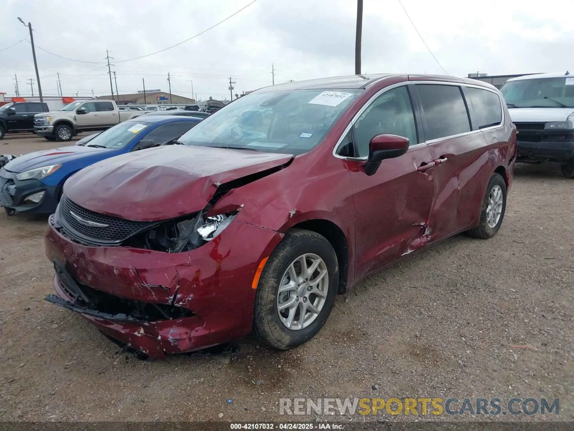 2 Фотография поврежденного автомобиля 2C4RC1CG9PR534823 CHRYSLER VOYAGER 2023