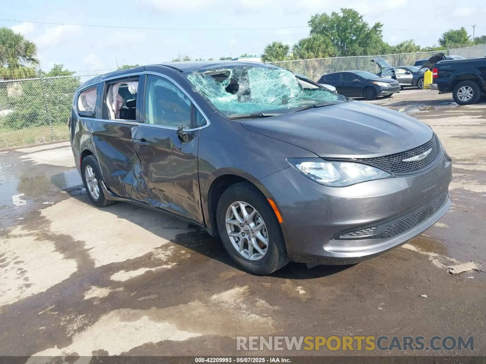 1 Photograph of a damaged car 2C4RC1CG9PR585738 CHRYSLER VOYAGER 2023