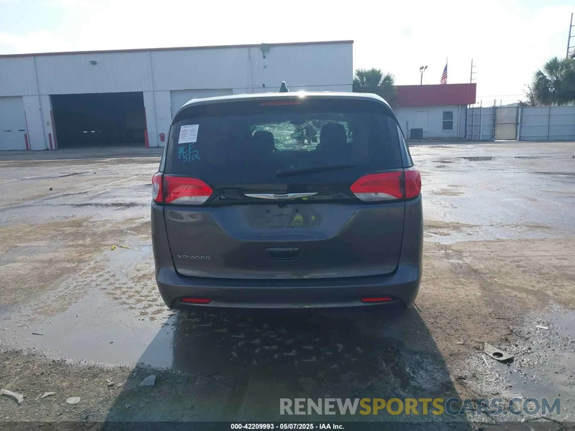 16 Photograph of a damaged car 2C4RC1CG9PR585738 CHRYSLER VOYAGER 2023