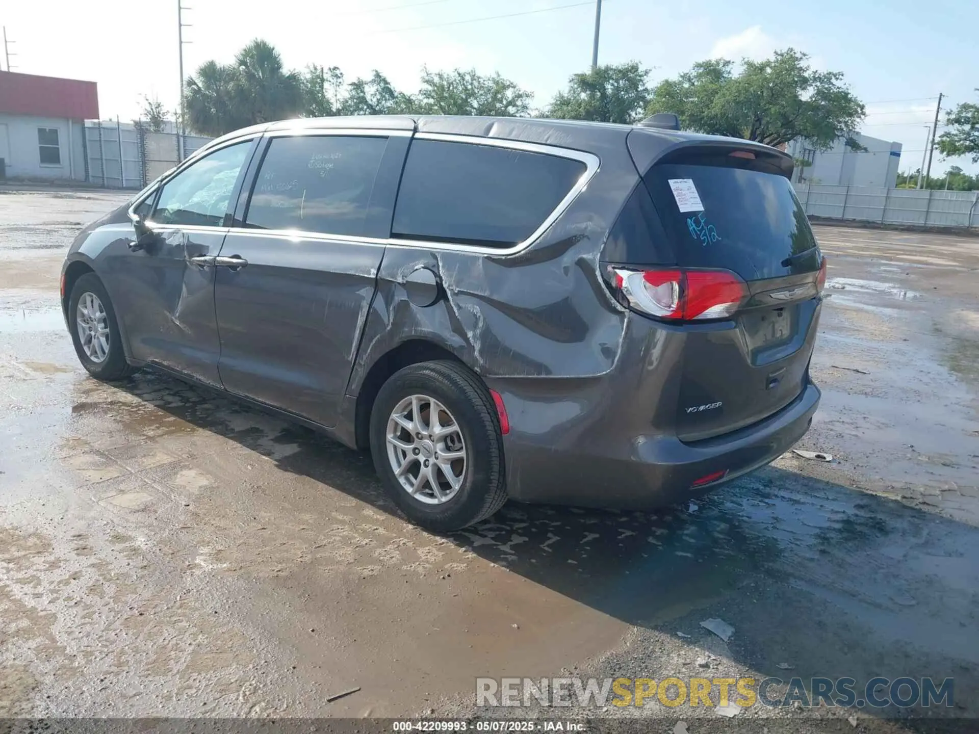 3 Photograph of a damaged car 2C4RC1CG9PR585738 CHRYSLER VOYAGER 2023
