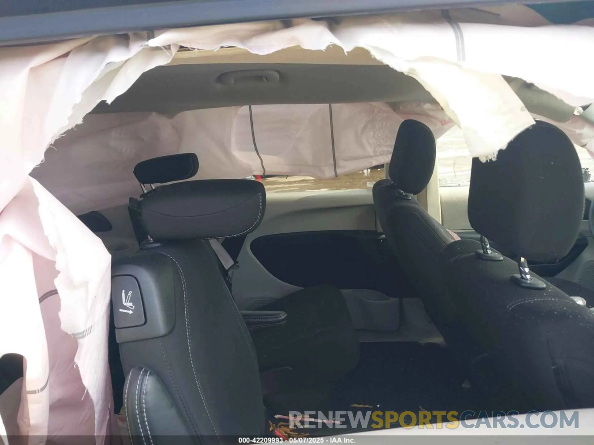 8 Photograph of a damaged car 2C4RC1CG9PR585738 CHRYSLER VOYAGER 2023