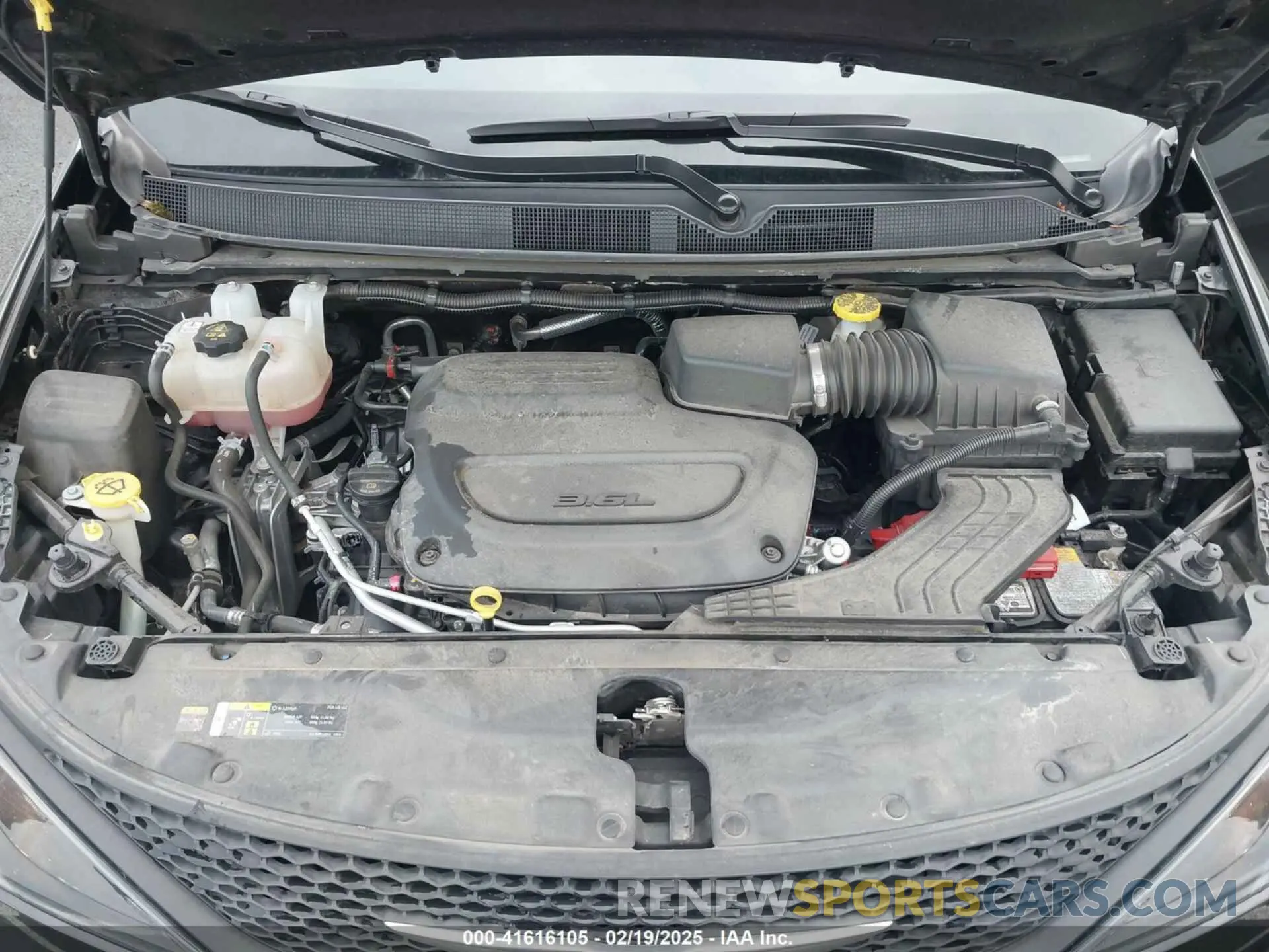 10 Фотография поврежденного автомобиля 2C4RC1CG9PR607818 CHRYSLER VOYAGER 2023