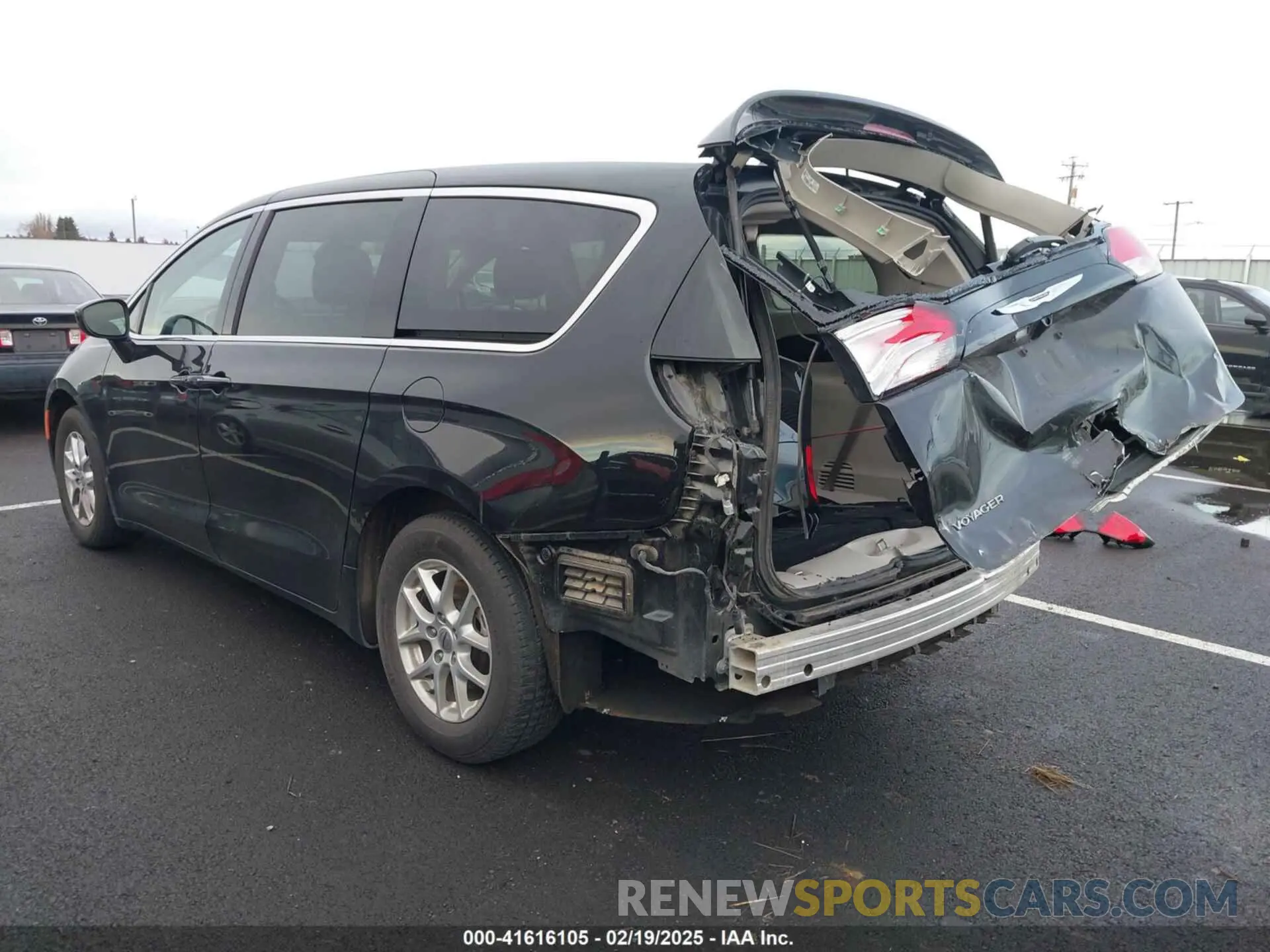 3 Фотография поврежденного автомобиля 2C4RC1CG9PR607818 CHRYSLER VOYAGER 2023