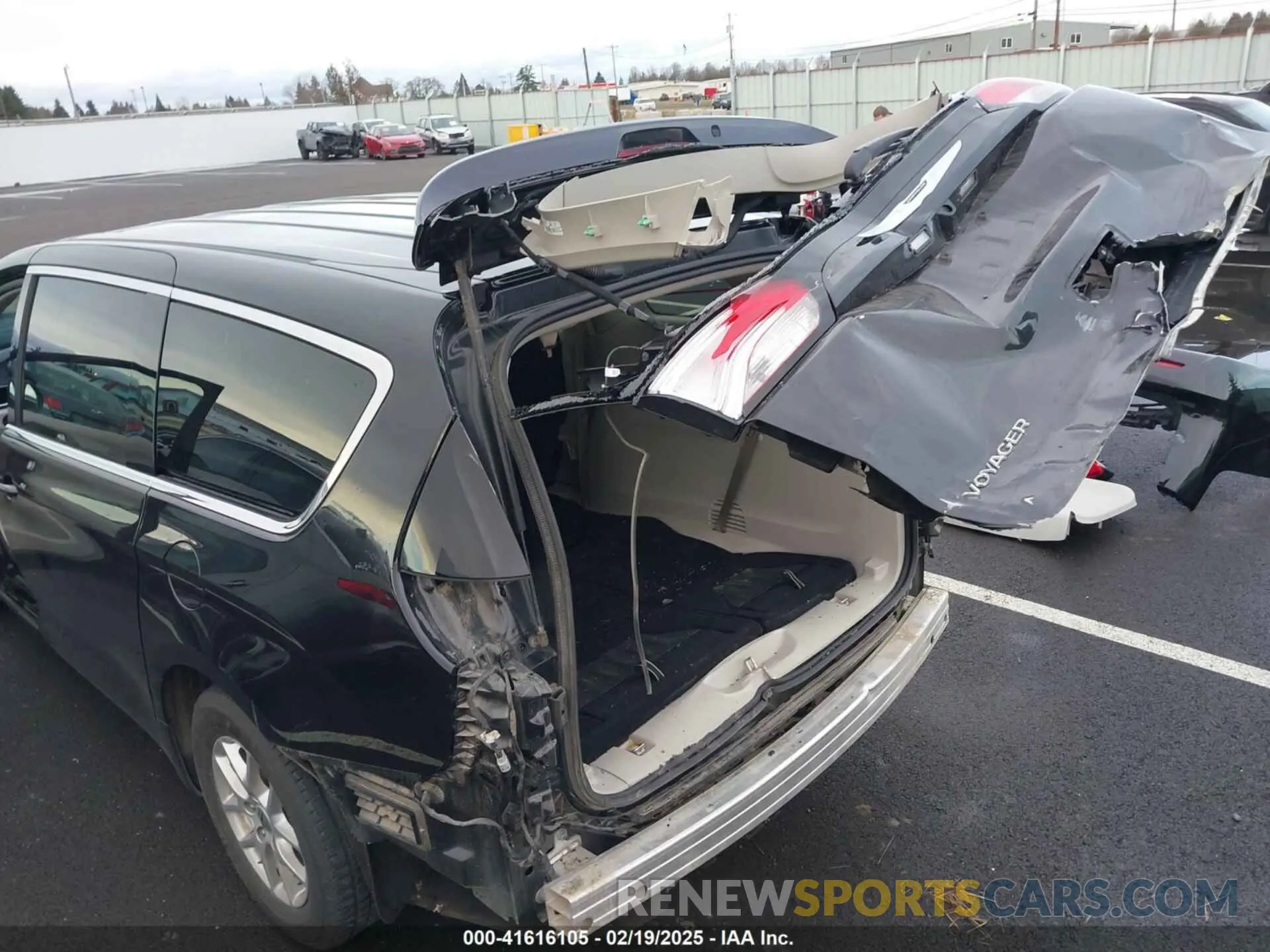 6 Фотография поврежденного автомобиля 2C4RC1CG9PR607818 CHRYSLER VOYAGER 2023