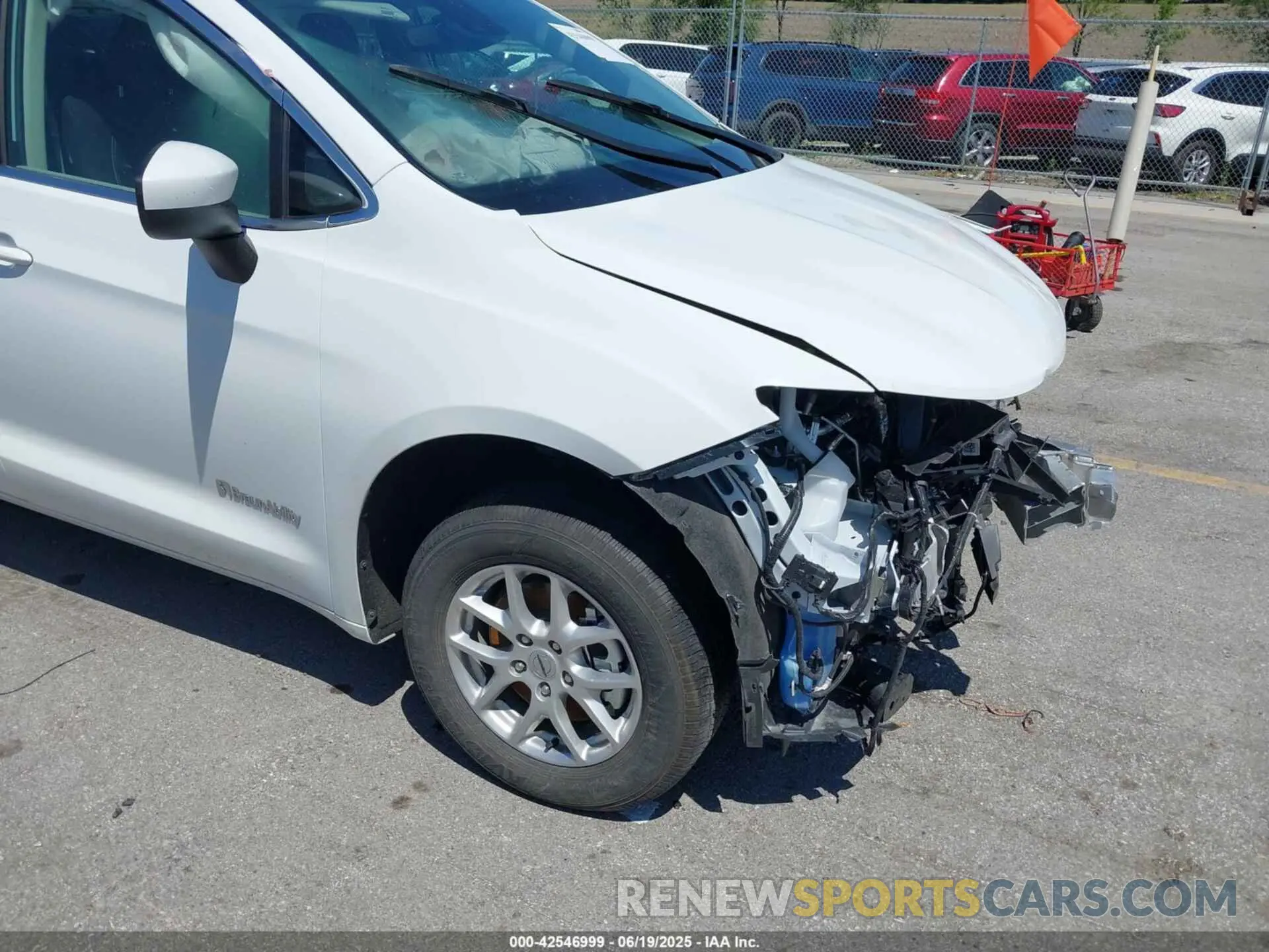 19 Photograph of a damaged car 2C4RC1CGXPR537584 CHRYSLER VOYAGER 2023