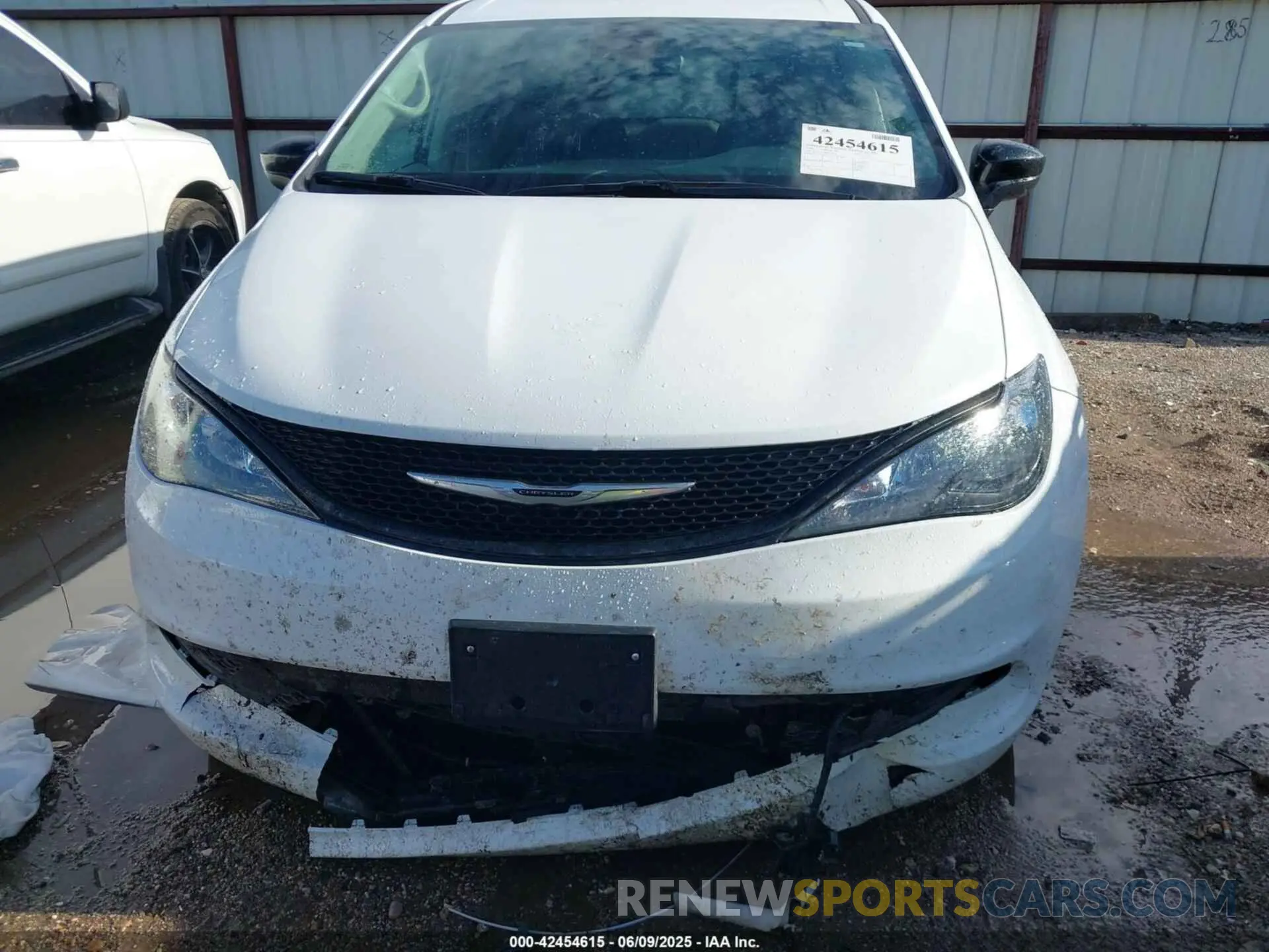11 Photograph of a damaged car 2C4RC1CG0RR176918 CHRYSLER VOYAGER 2024