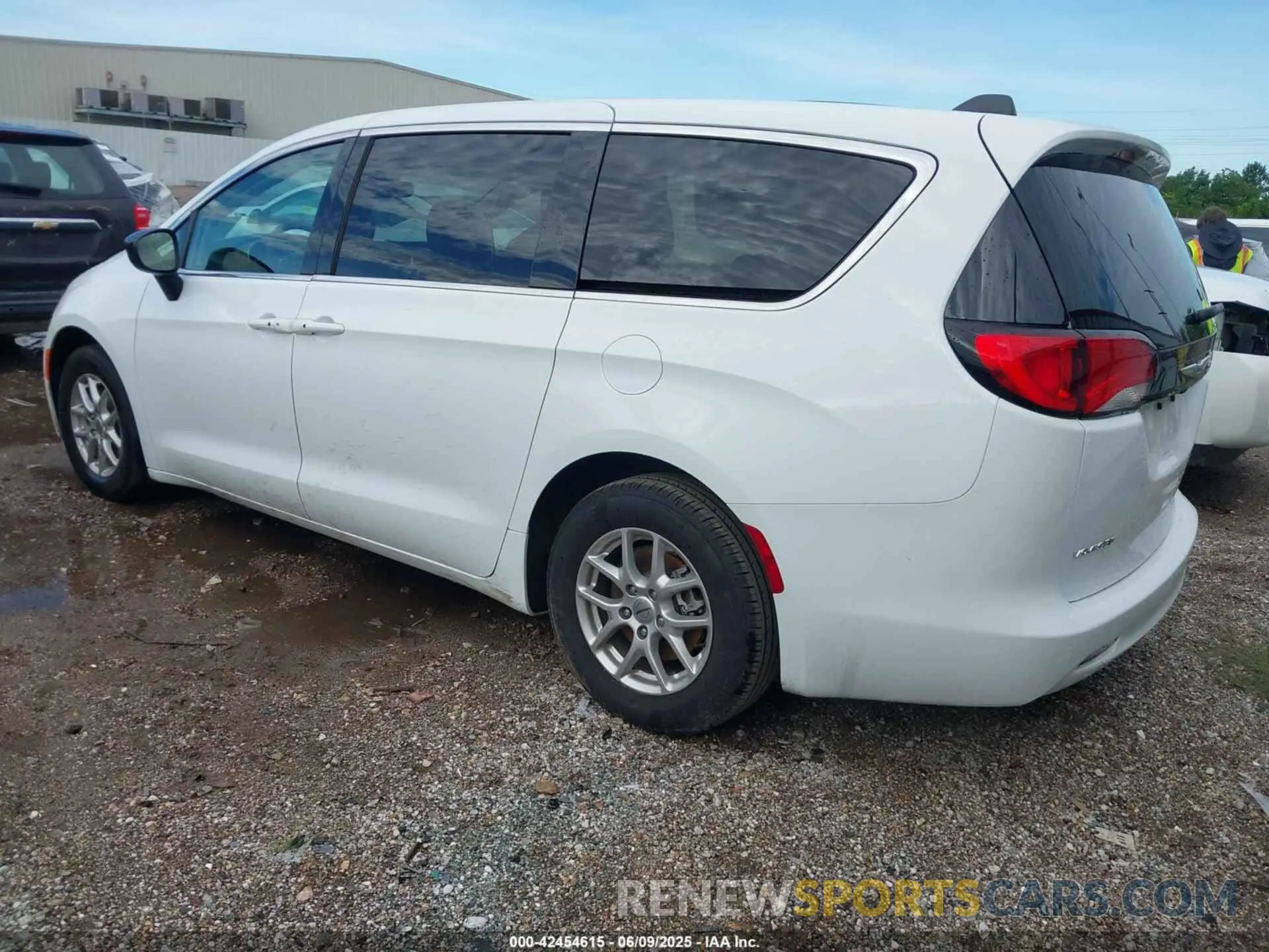 3 Photograph of a damaged car 2C4RC1CG0RR176918 CHRYSLER VOYAGER 2024