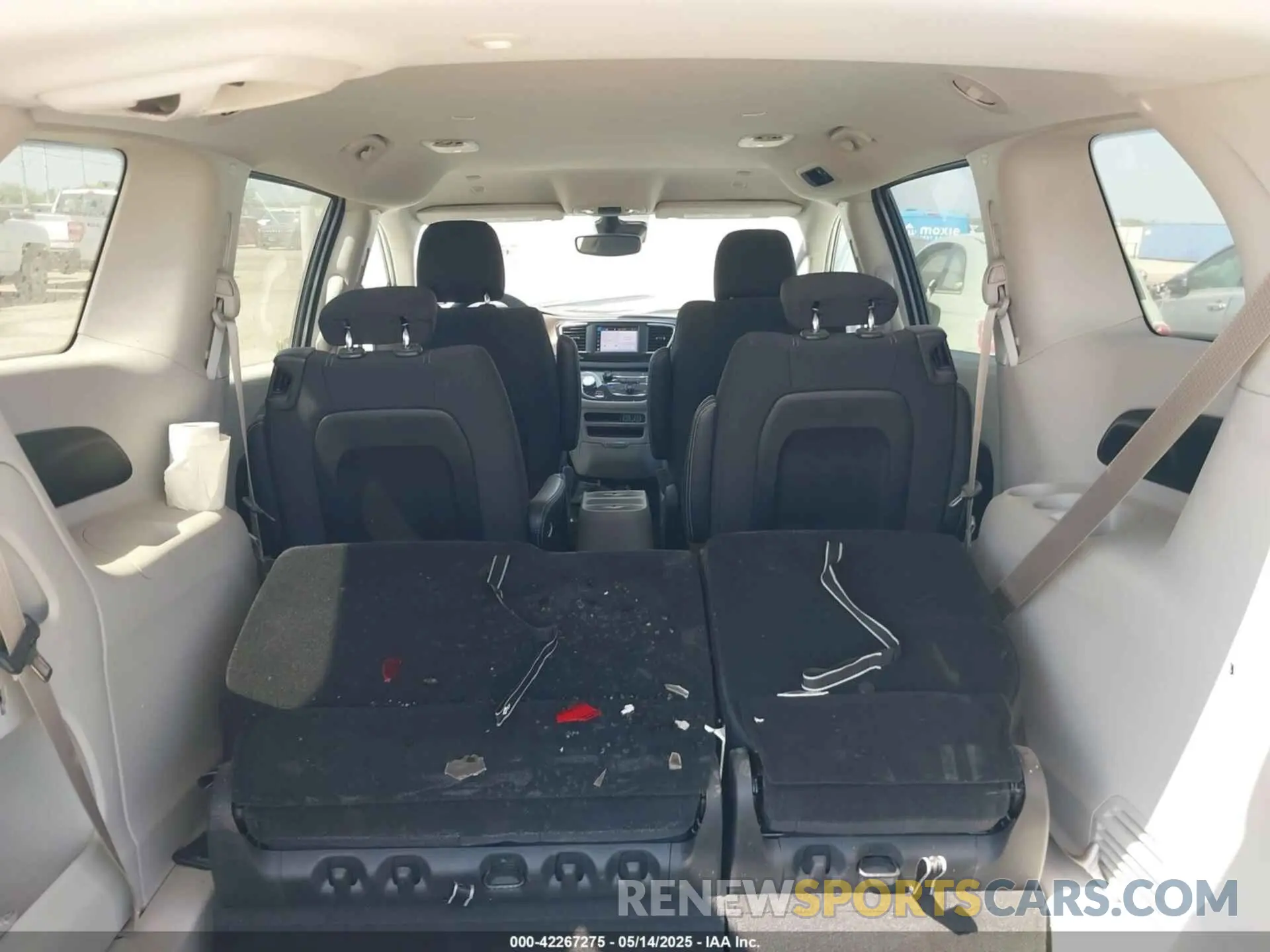 8 Фотография поврежденного автомобиля 2C4RC1CG4RR135885 CHRYSLER VOYAGER 2024