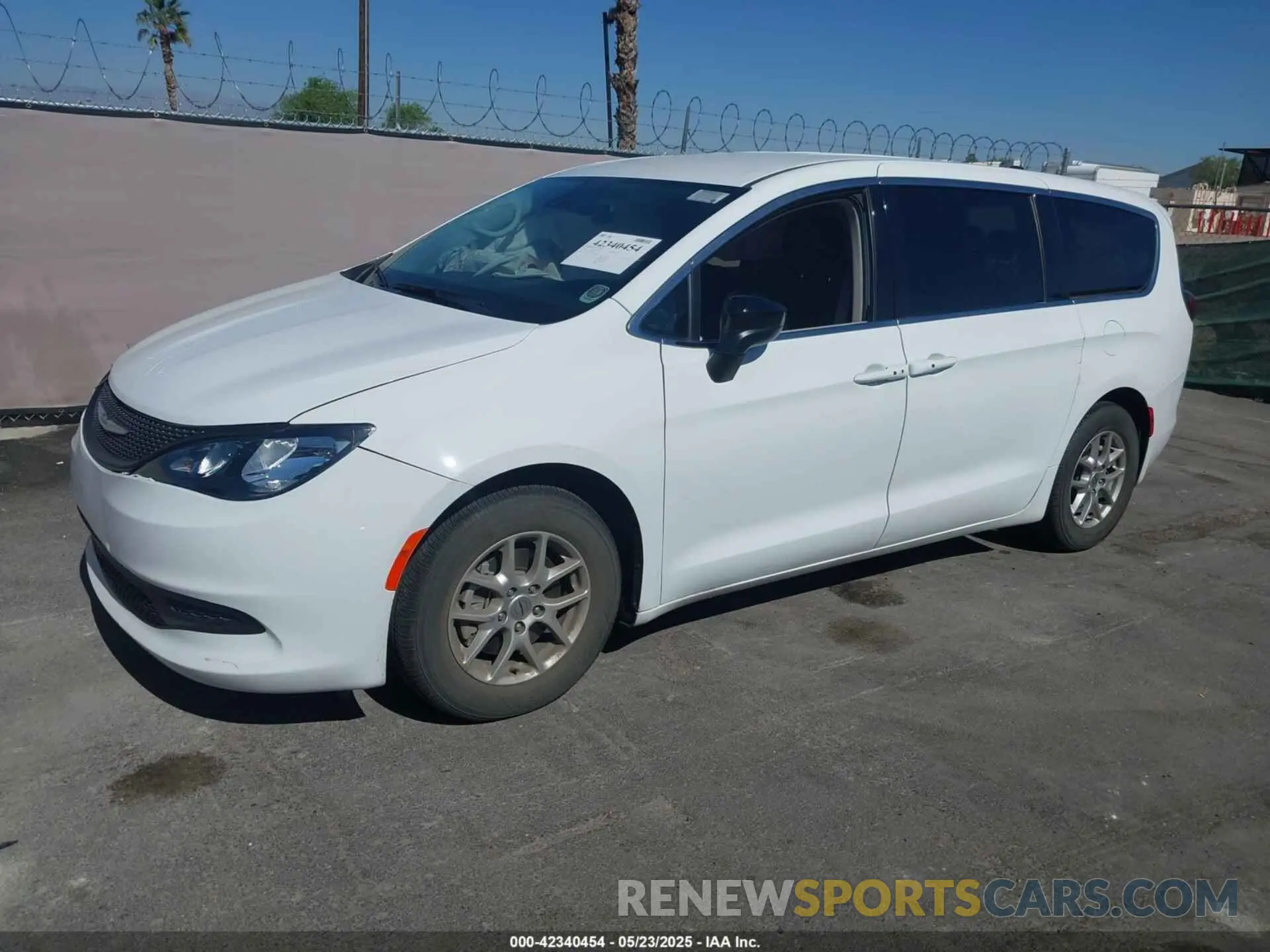 14 Photograph of a damaged car 2C4RC1CG4RR141427 CHRYSLER VOYAGER 2024