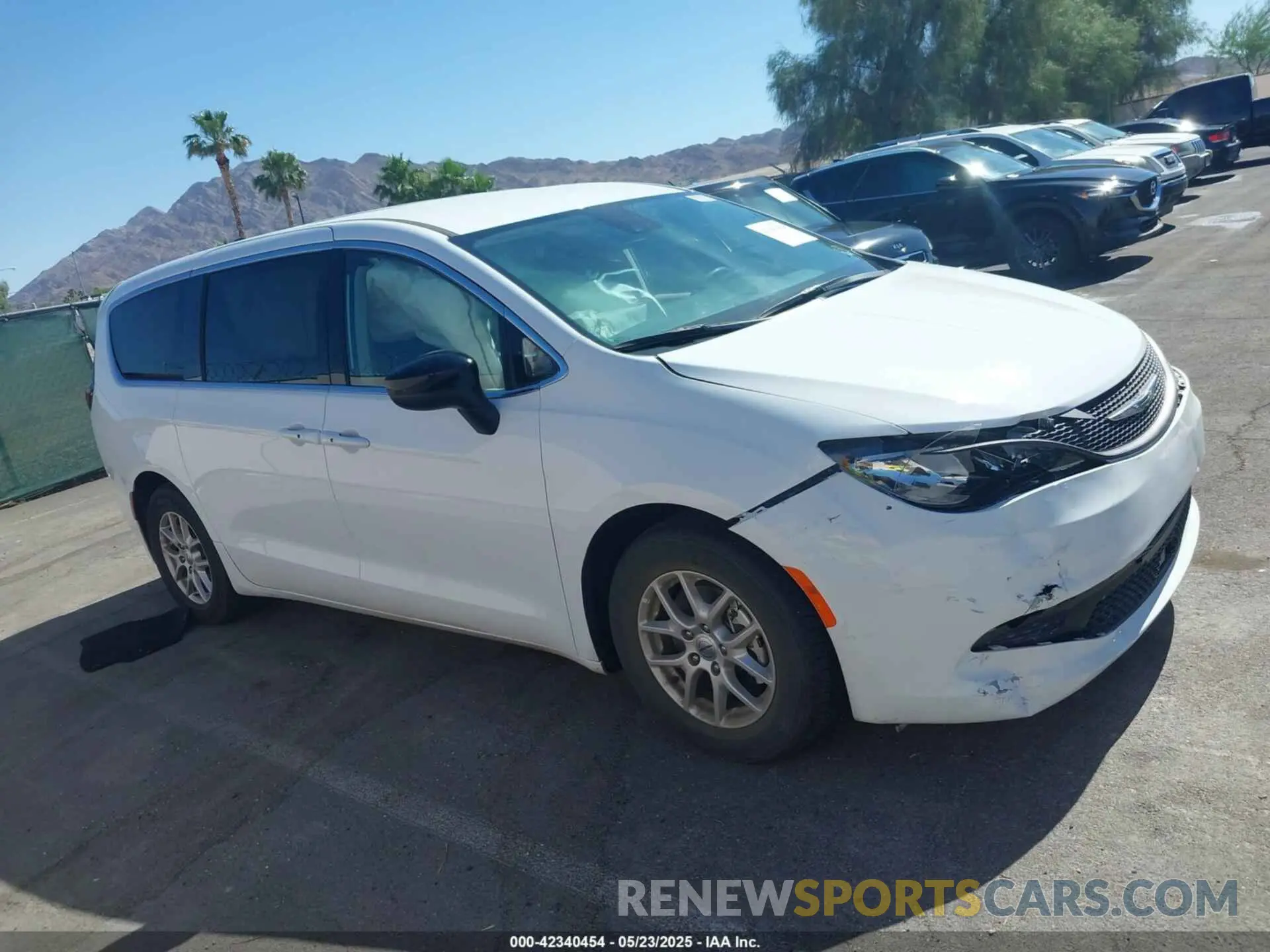 17 Photograph of a damaged car 2C4RC1CG4RR141427 CHRYSLER VOYAGER 2024