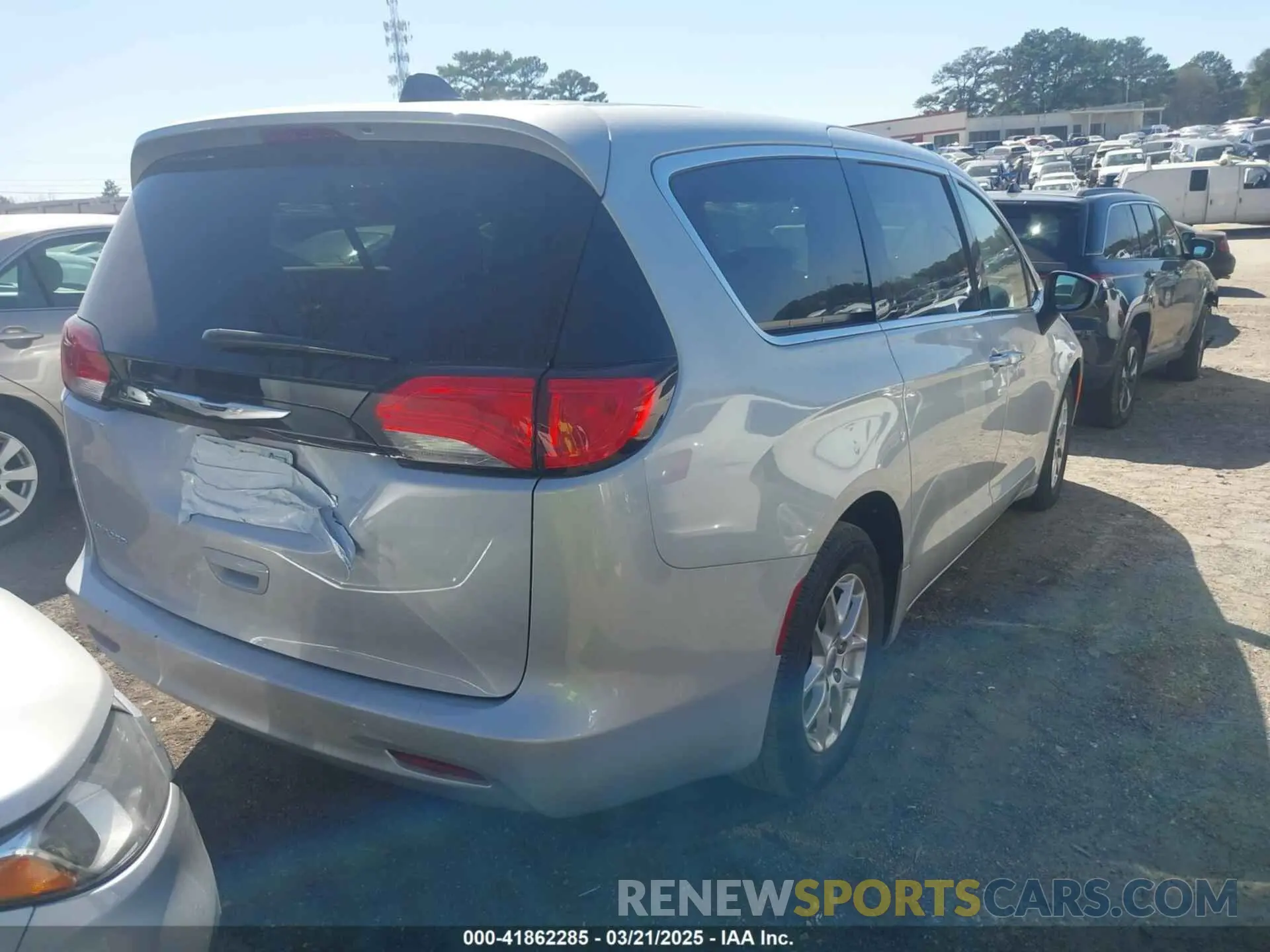 4 Photograph of a damaged car 2C4RC1CGXRR140086 CHRYSLER VOYAGER 2024