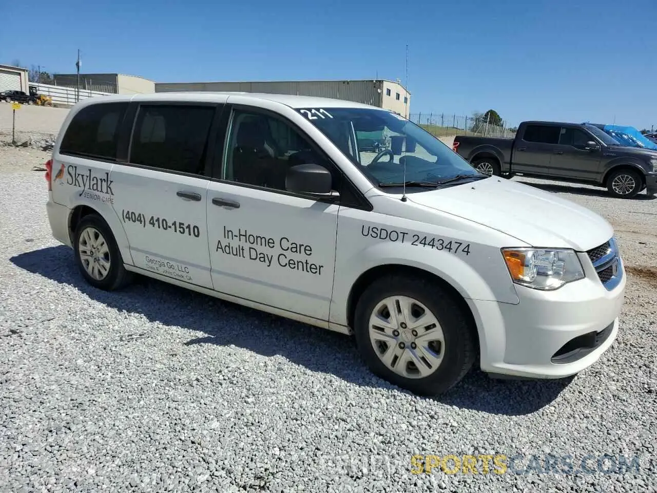 4 Photograph of a damaged car 2C4RDGBG0KR528211 DODGE CARAVAN 2019