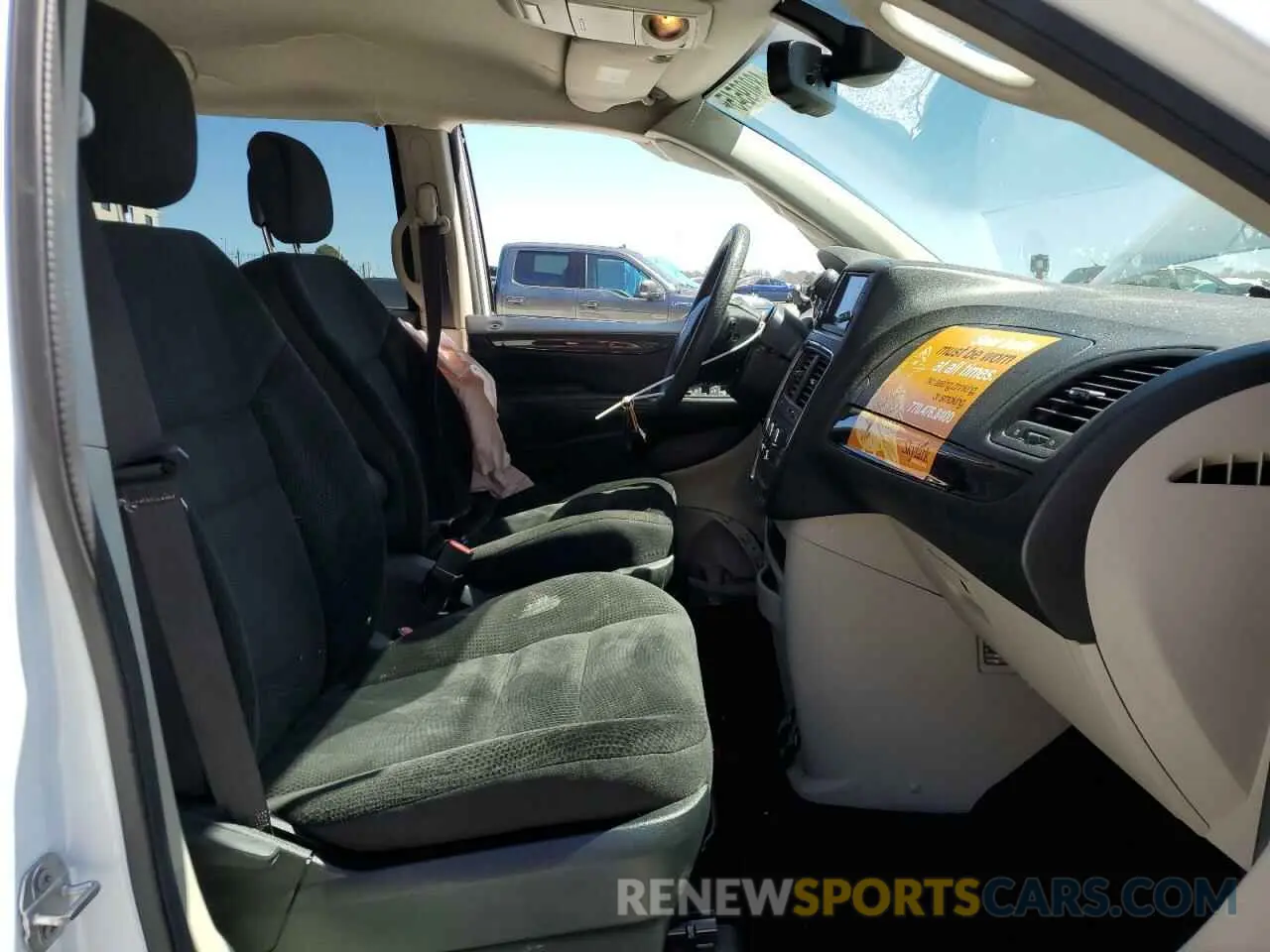 7 Photograph of a damaged car 2C4RDGBG0KR528211 DODGE CARAVAN 2019
