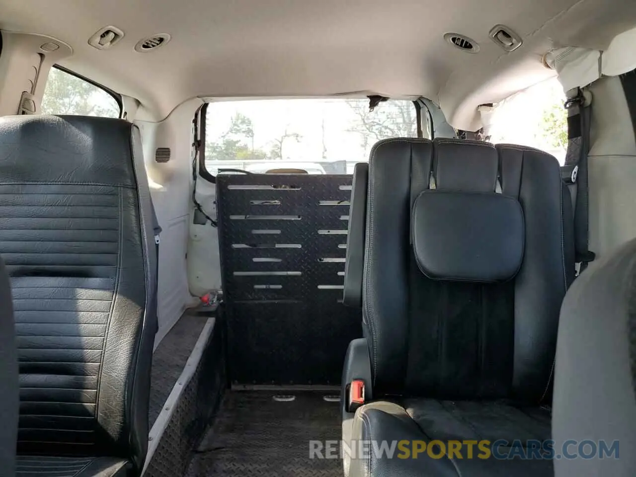 10 Фотография поврежденного автомобиля 2C4RDGBG0KR568174 DODGE CARAVAN 2019