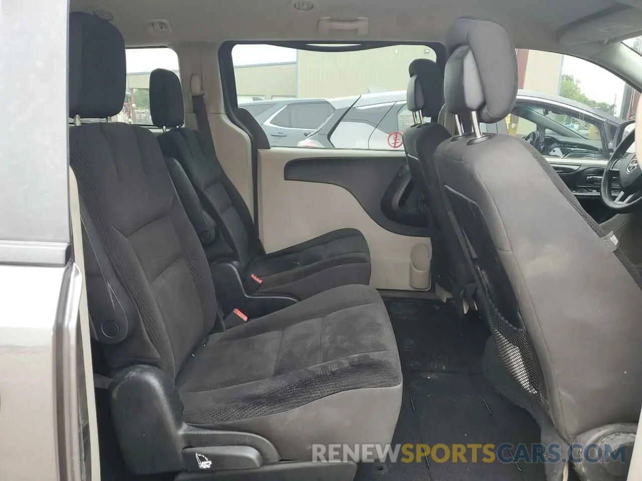 11 Photograph of a damaged car 2C4RDGBG0KR583936 DODGE CARAVAN 2019