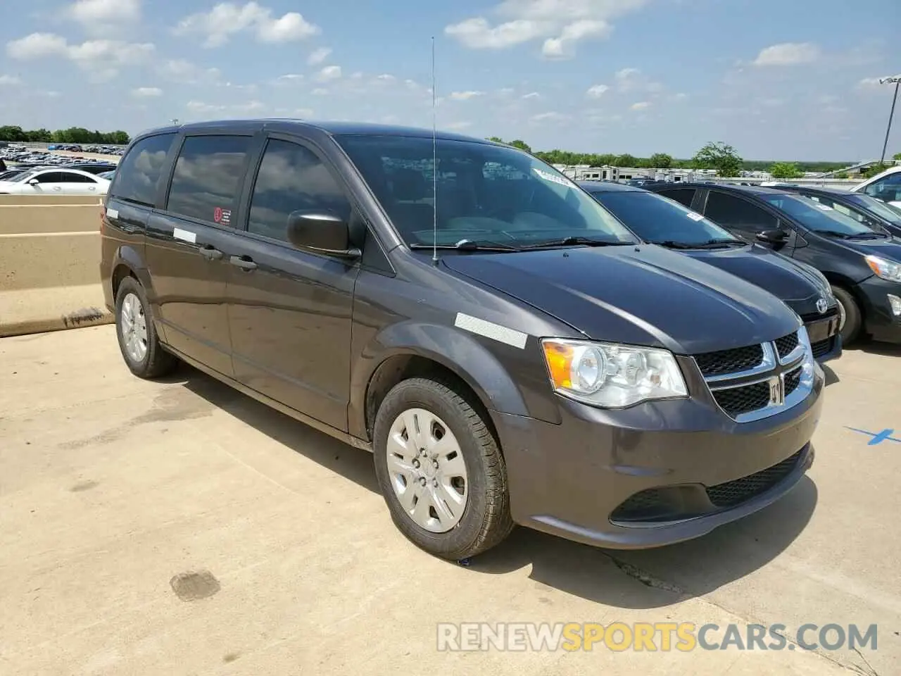 4 Photograph of a damaged car 2C4RDGBG0KR583936 DODGE CARAVAN 2019