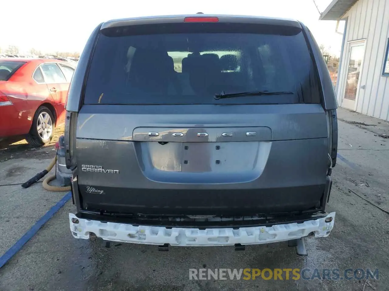 6 Photograph of a damaged car 2C4RDGBG0KR596430 DODGE CARAVAN 2019