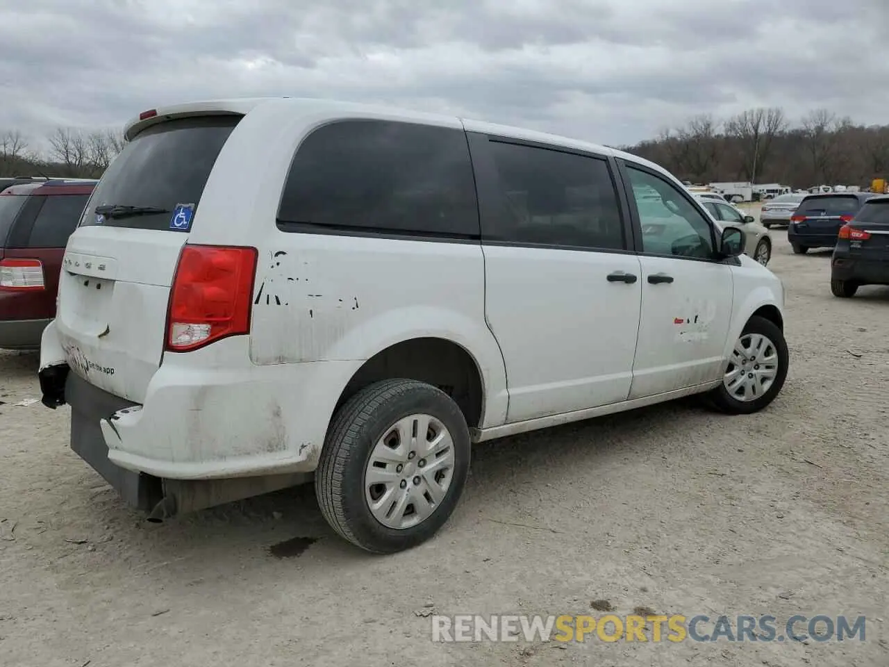 3 Photograph of a damaged car 2C4RDGBG1KR547687 DODGE CARAVAN 2019