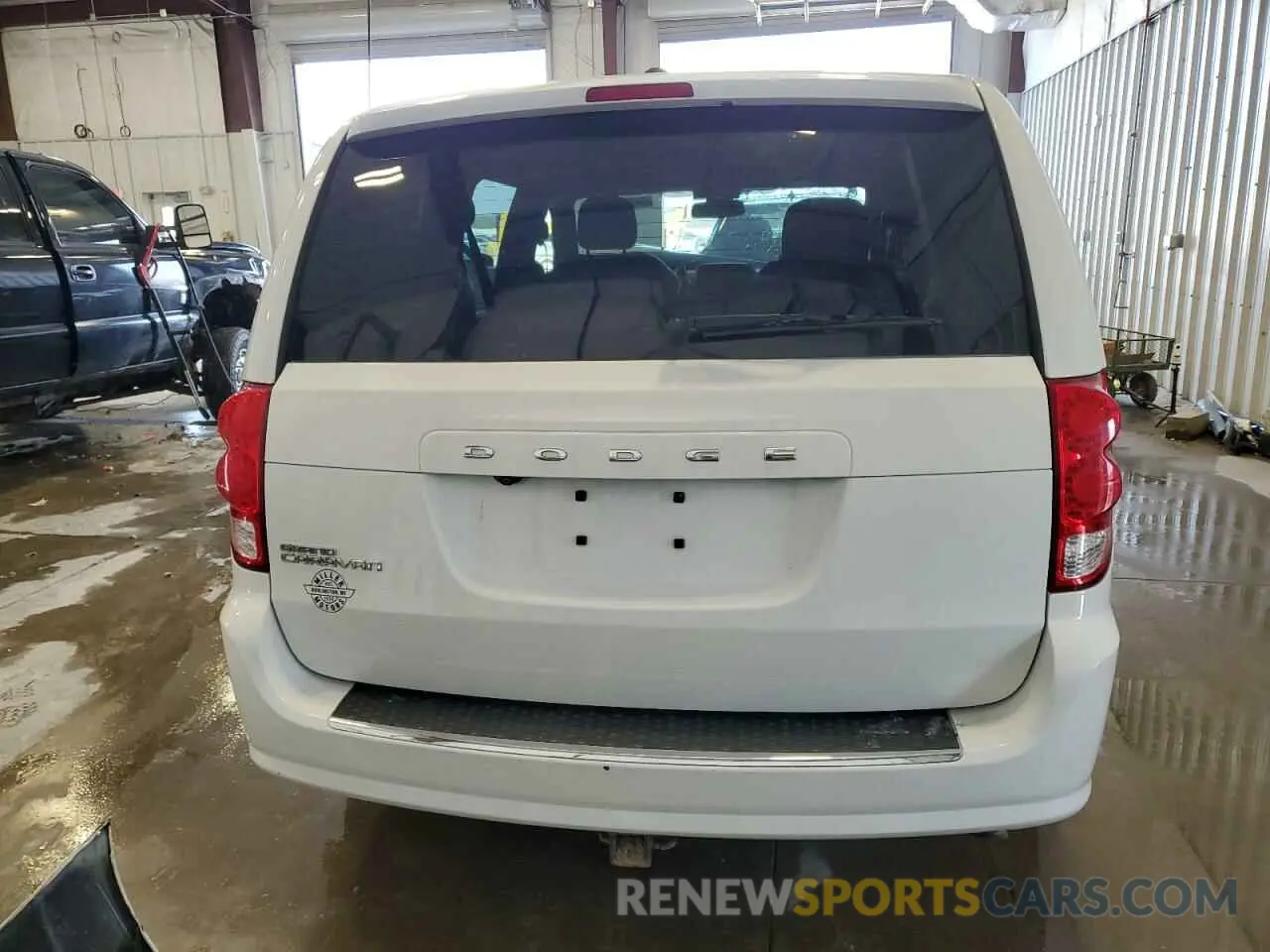 6 Photograph of a damaged car 2C4RDGBG1KR783563 DODGE CARAVAN 2019