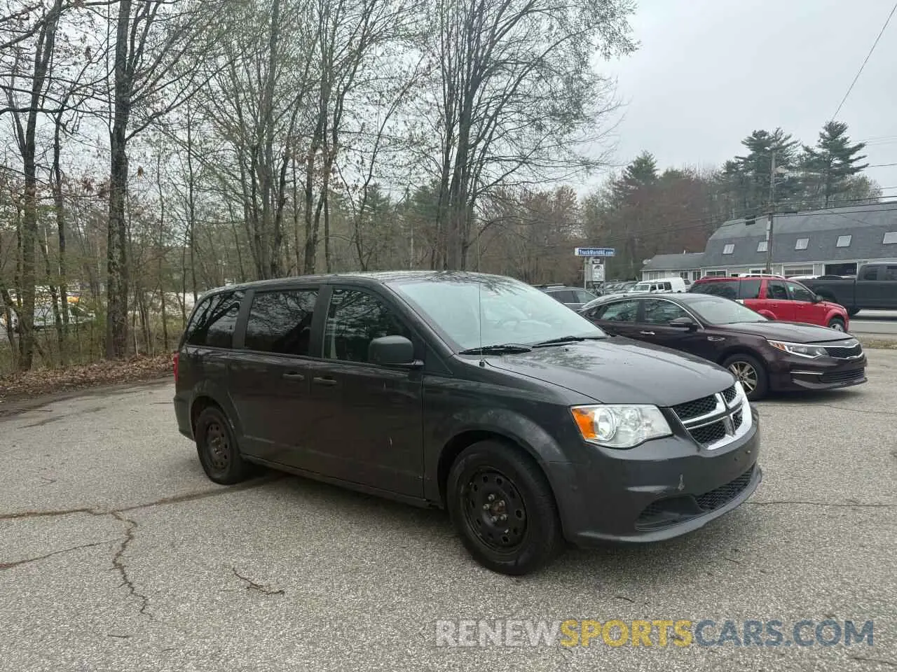 1 Photograph of a damaged car 2C4RDGBG2KR718687 DODGE CARAVAN 2019