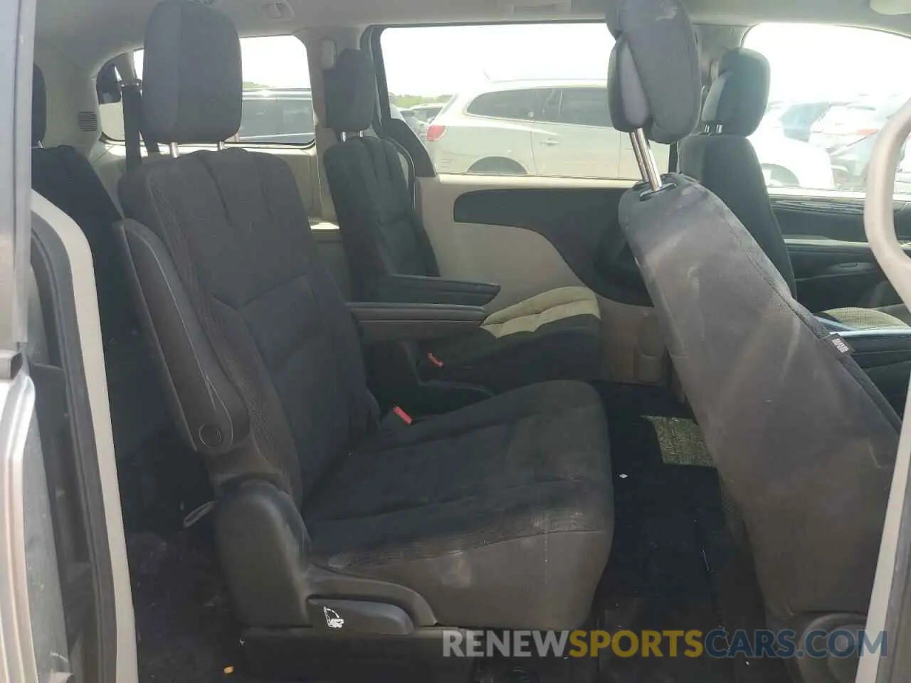 11 Photograph of a damaged car 2C4RDGBG2KR777707 DODGE CARAVAN 2019