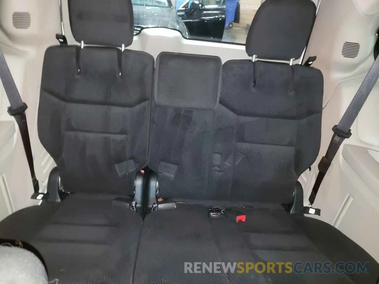 10 Photograph of a damaged car 2C4RDGBG2KR792496 DODGE CARAVAN 2019