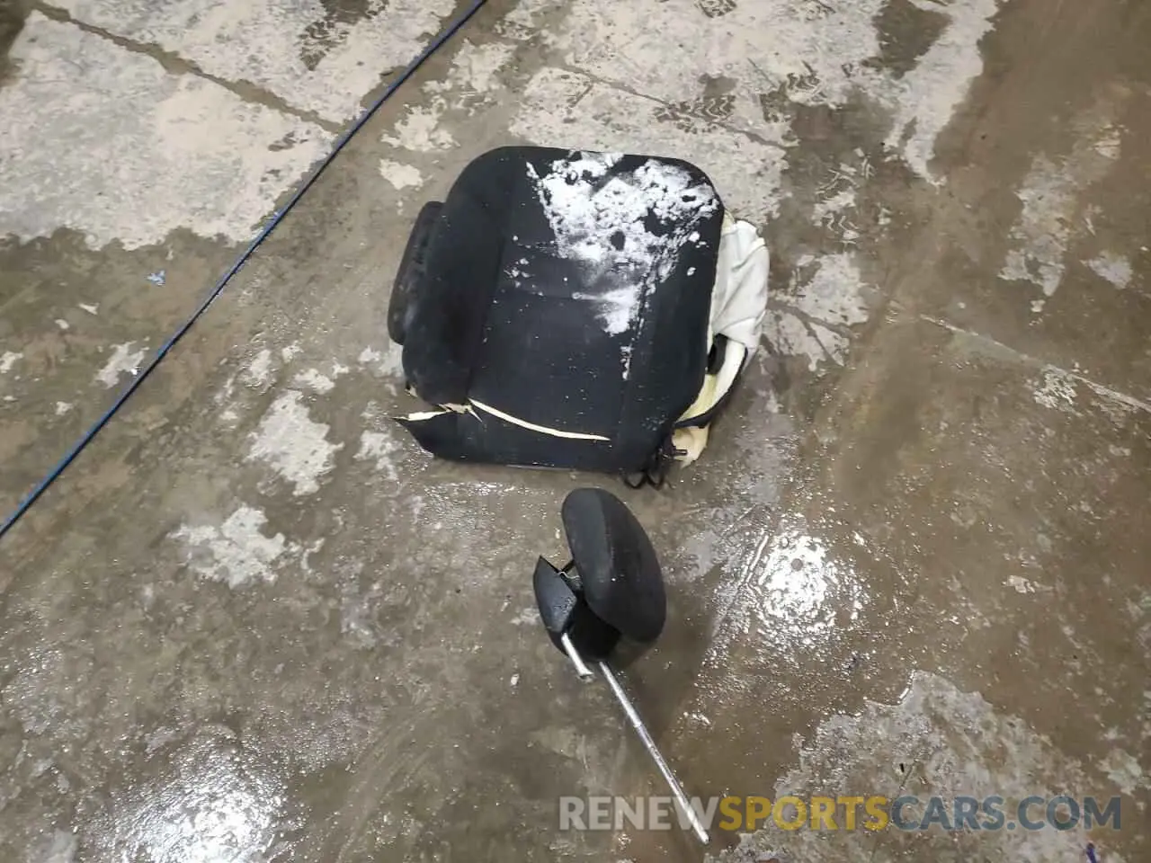13 Photograph of a damaged car 2C4RDGBG3KR598222 DODGE CARAVAN 2019