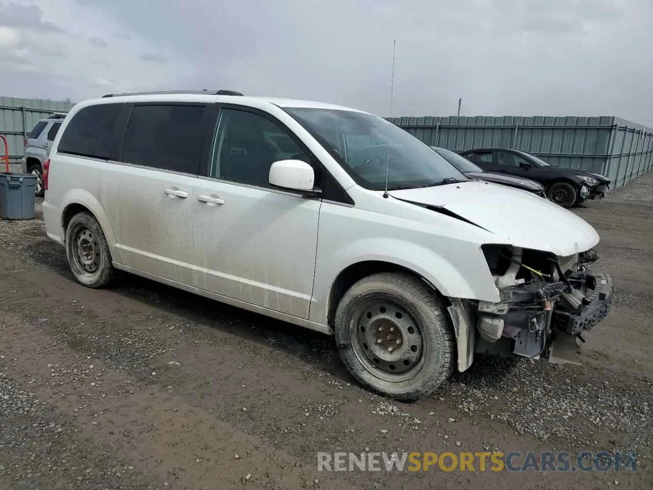 4 Photograph of a damaged car 2C4RDGBG3KR728984 DODGE CARAVAN 2019