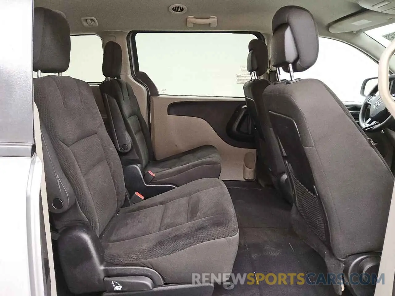 11 Photograph of a damaged car 2C4RDGBG3KR799523 DODGE CARAVAN 2019